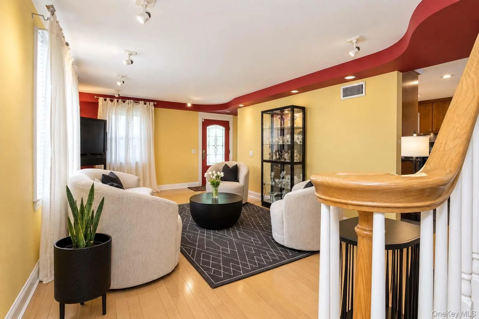 245 Old Mamaroneck Road, White Plains, NY, 3 Bedrooms Bedrooms, 7 Rooms Rooms,1 BathroomBathrooms,Residential,For Rent,Old Mamaroneck,0,1048546 245 Old Mamaroneck Road, White Plains, NY, 3 Bedrooms Bedrooms, 7 Rooms Rooms,1 BathroomBathrooms,Residential,For Rent,Old Mamaroneck,0,1048546