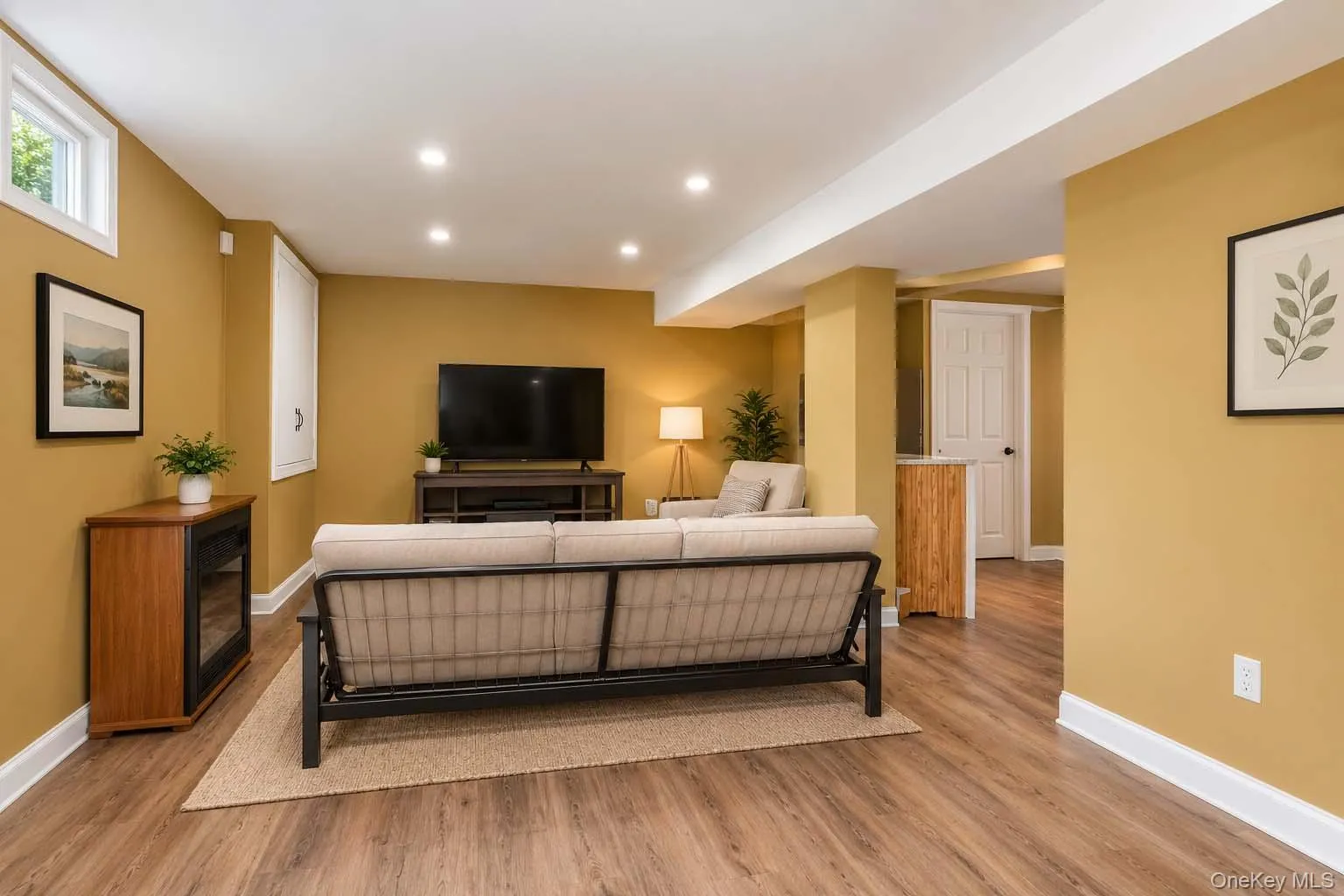 245 Old Mamaroneck Road, White Plains, NY, 3 Bedrooms Bedrooms, 7 Rooms Rooms,1 BathroomBathrooms,Residential,For Rent,Old Mamaroneck,0,1048546 245 Old Mamaroneck Road, White Plains, NY, 3 Bedrooms Bedrooms, 7 Rooms Rooms,1 BathroomBathrooms,Residential,For Rent,Old Mamaroneck,0,1048546