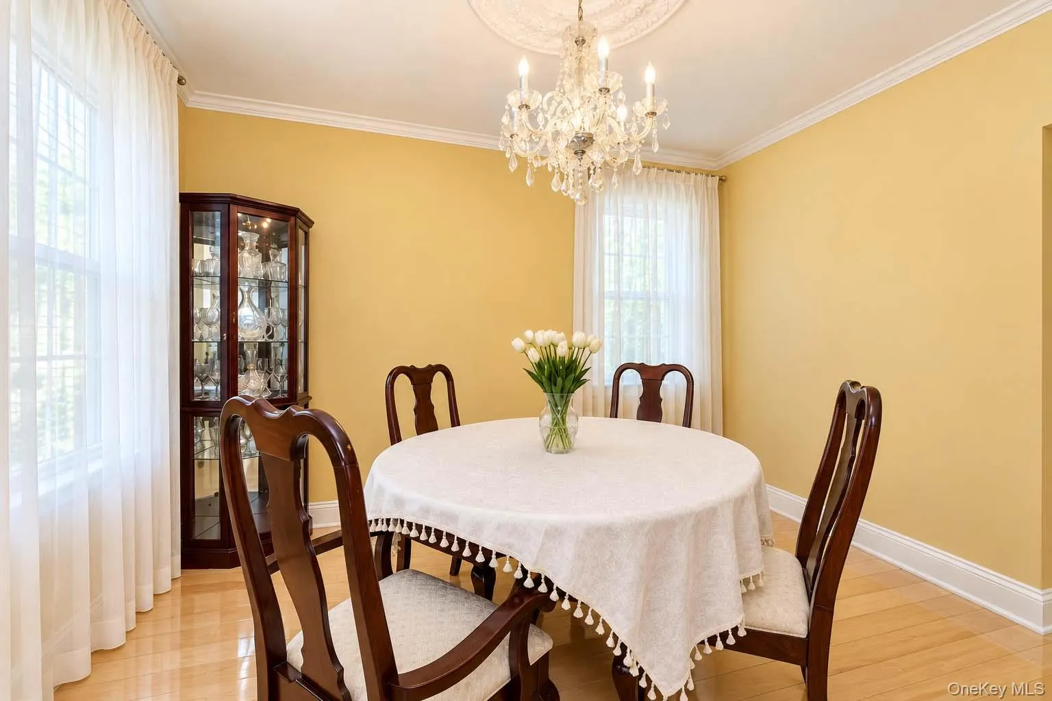 245 Old Mamaroneck Road, White Plains, NY, 3 Bedrooms Bedrooms, 7 Rooms Rooms,1 BathroomBathrooms,Residential,For Rent,Old Mamaroneck,0,1048546 245 Old Mamaroneck Road, White Plains, NY, 3 Bedrooms Bedrooms, 7 Rooms Rooms,1 BathroomBathrooms,Residential,For Rent,Old Mamaroneck,0,1048546