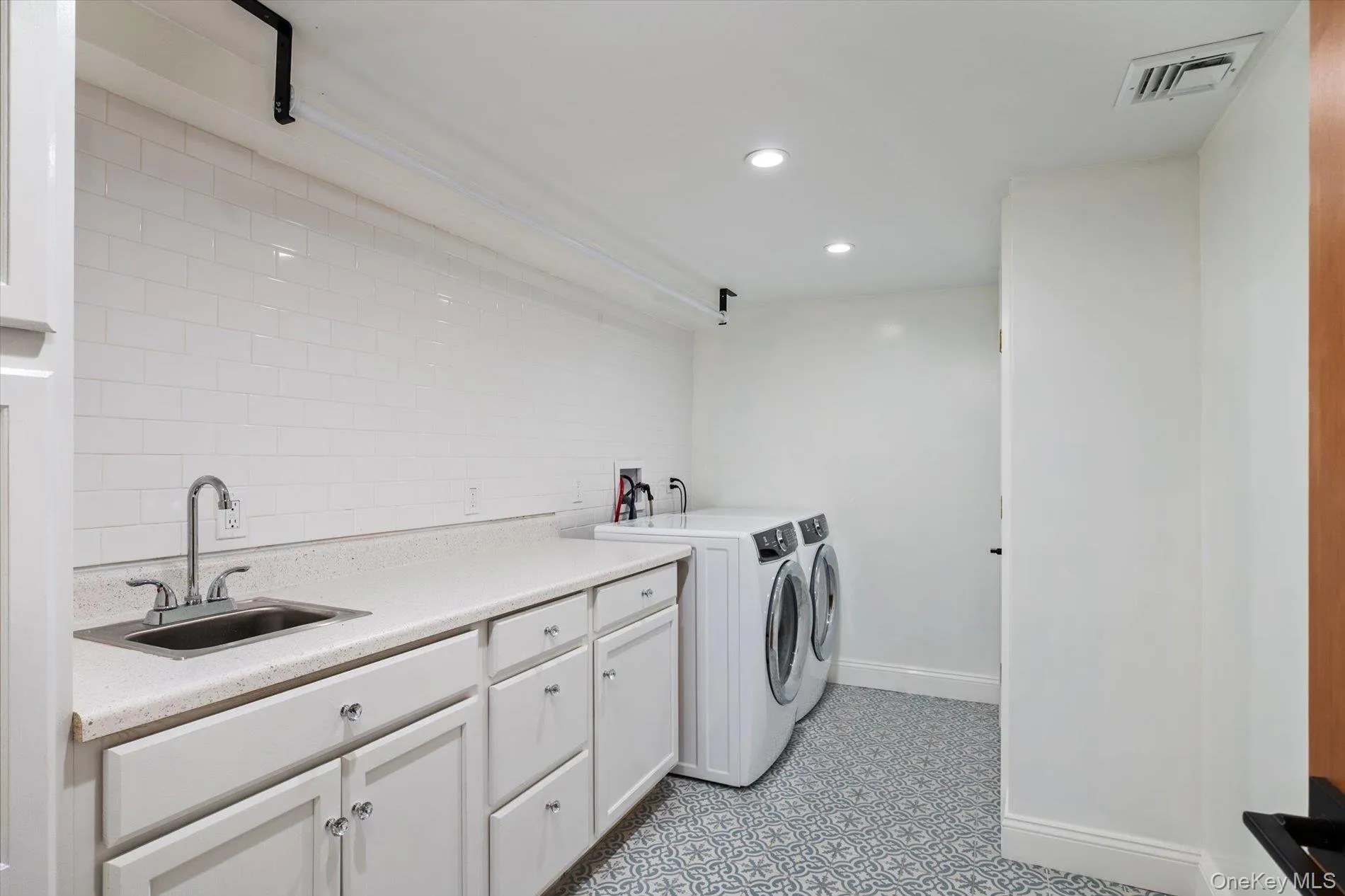 6 Tanyard Lane, Huntington, NY, 5 Bedrooms Bedrooms, 9 Rooms Rooms,4 BathroomsBathrooms,Residential,For Rent,Tanyard,0,1048552 6 Tanyard Lane, Huntington, NY, 5 Bedrooms Bedrooms, 9 Rooms Rooms,4 BathroomsBathrooms,Residential,For Rent,Tanyard,0,1048552