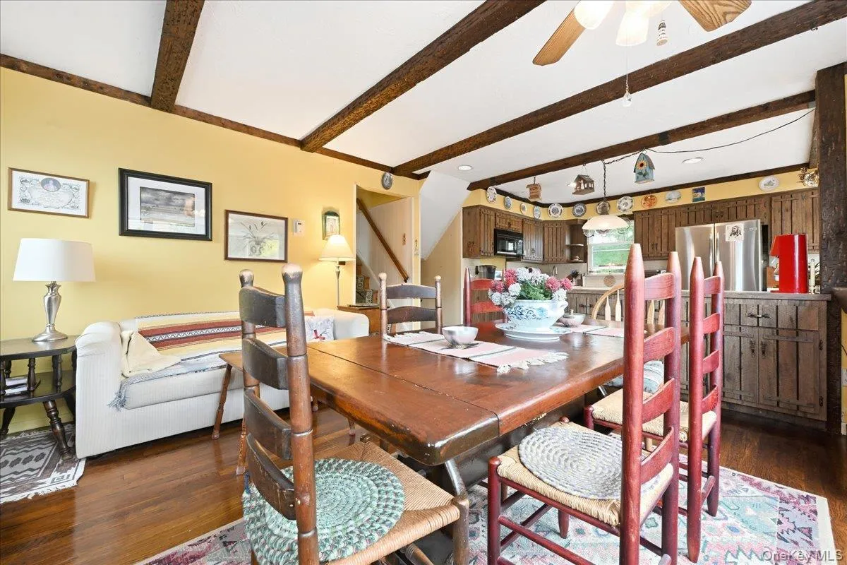 37 Cherry Street, Oyster Bay, NY, 3 Bedrooms Bedrooms, 6 Rooms Rooms,2 BathroomsBathrooms,Residential,For Rent,Cherry,0,1048557 37 Cherry Street, Oyster Bay, NY, 3 Bedrooms Bedrooms, 6 Rooms Rooms,2 BathroomsBathrooms,Residential,For Rent,Cherry,0,1048557