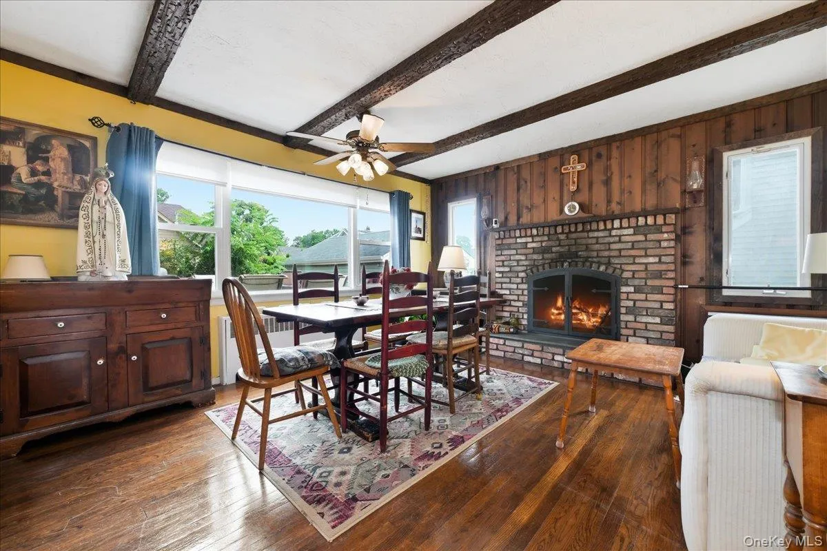 37 Cherry Street, Oyster Bay, NY, 3 Bedrooms Bedrooms, 6 Rooms Rooms,2 BathroomsBathrooms,Residential,For Rent,Cherry,0,1048557 37 Cherry Street, Oyster Bay, NY, 3 Bedrooms Bedrooms, 6 Rooms Rooms,2 BathroomsBathrooms,Residential,For Rent,Cherry,0,1048557