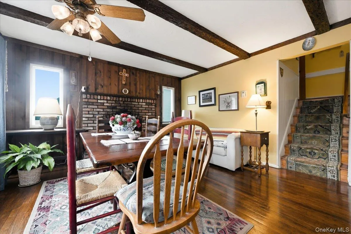 37 Cherry Street, Oyster Bay, NY, 3 Bedrooms Bedrooms, 6 Rooms Rooms,2 BathroomsBathrooms,Residential,For Rent,Cherry,0,1048557 37 Cherry Street, Oyster Bay, NY, 3 Bedrooms Bedrooms, 6 Rooms Rooms,2 BathroomsBathrooms,Residential,For Rent,Cherry,0,1048557