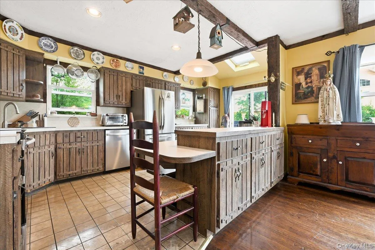 37 Cherry Street, Oyster Bay, NY, 3 Bedrooms Bedrooms, 6 Rooms Rooms,2 BathroomsBathrooms,Residential,For Rent,Cherry,0,1048557 37 Cherry Street, Oyster Bay, NY, 3 Bedrooms Bedrooms, 6 Rooms Rooms,2 BathroomsBathrooms,Residential,For Rent,Cherry,0,1048557