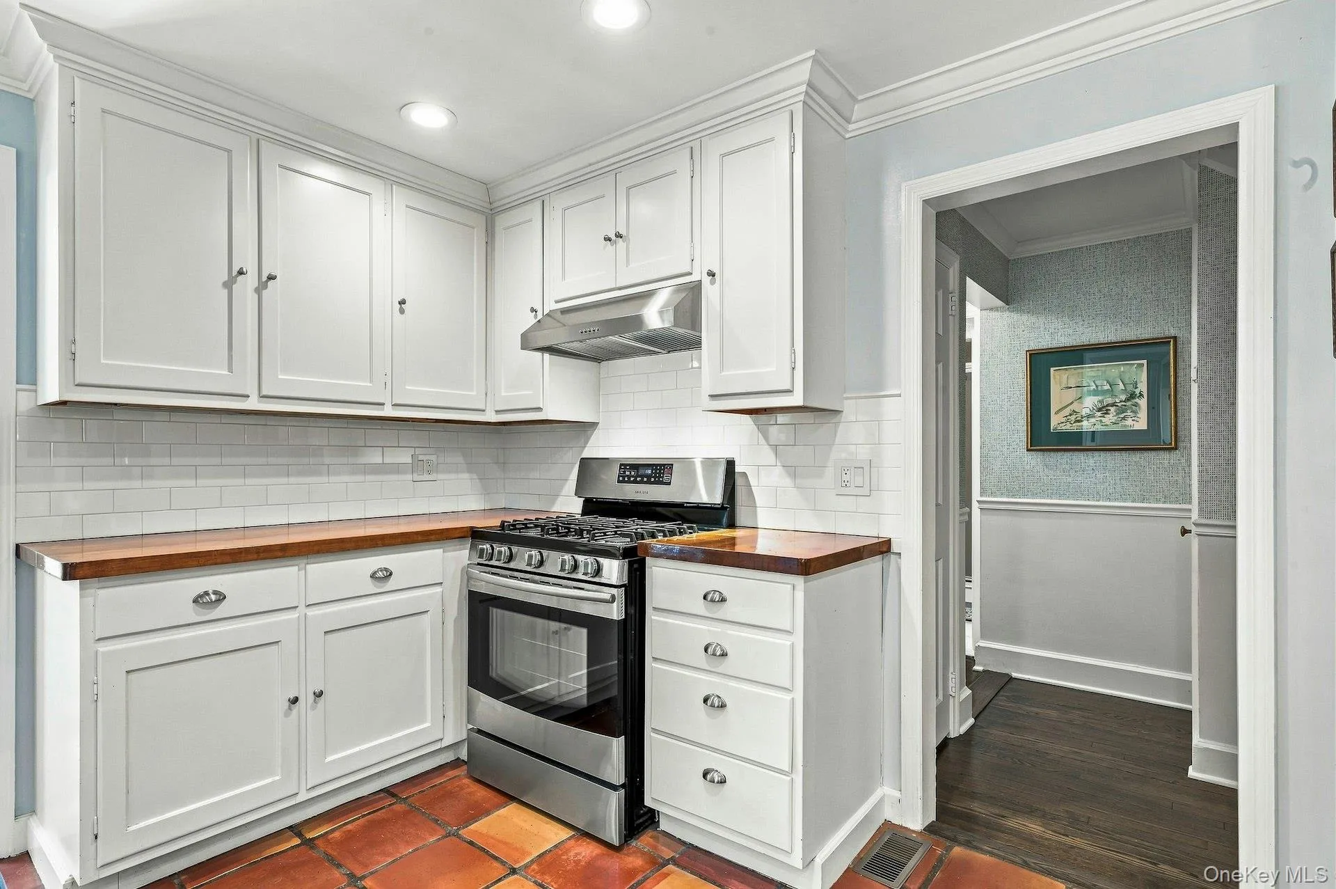 18 Matinecock Lane, Oyster Bay, NY, 3 Bedrooms Bedrooms, 7 Rooms Rooms,3 BathroomsBathrooms,Residential,For Rent,Matinecock,0,1048567 18 Matinecock Lane, Oyster Bay, NY, 3 Bedrooms Bedrooms, 7 Rooms Rooms,3 BathroomsBathrooms,Residential,For Rent,Matinecock,0,1048567