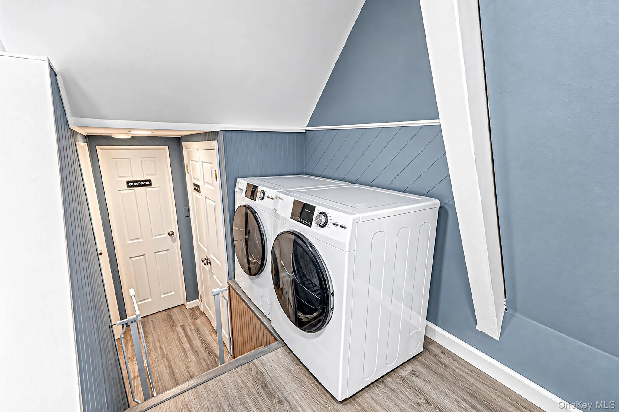 220 Shore Road, Hempstead, NY, 2 Bedrooms Bedrooms, 4 Rooms Rooms,1 BathroomBathrooms,Residential,For Rent,Shore Road,0,1048569 220 Shore Road, Hempstead, NY, 2 Bedrooms Bedrooms, 4 Rooms Rooms,1 BathroomBathrooms,Residential,For Rent,Shore Road,0,1048569
