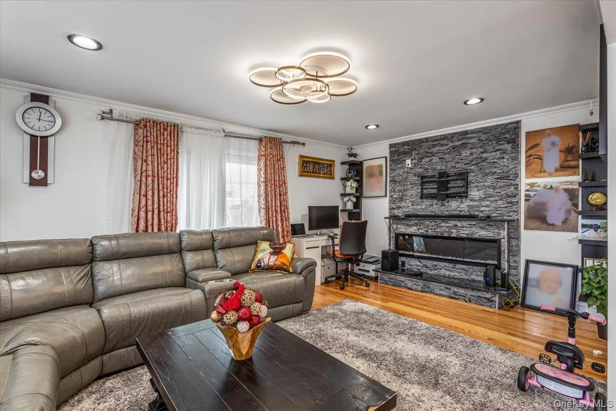 160-49 91st Street, New York, NY, 4 Bedrooms Bedrooms, 9 Rooms Rooms,3 BathroomsBathrooms,Residential,For Rent,91st,0,1048582 160-49 91st Street, New York, NY, 4 Bedrooms Bedrooms, 9 Rooms Rooms,3 BathroomsBathrooms,Residential,For Rent,91st,0,1048582
