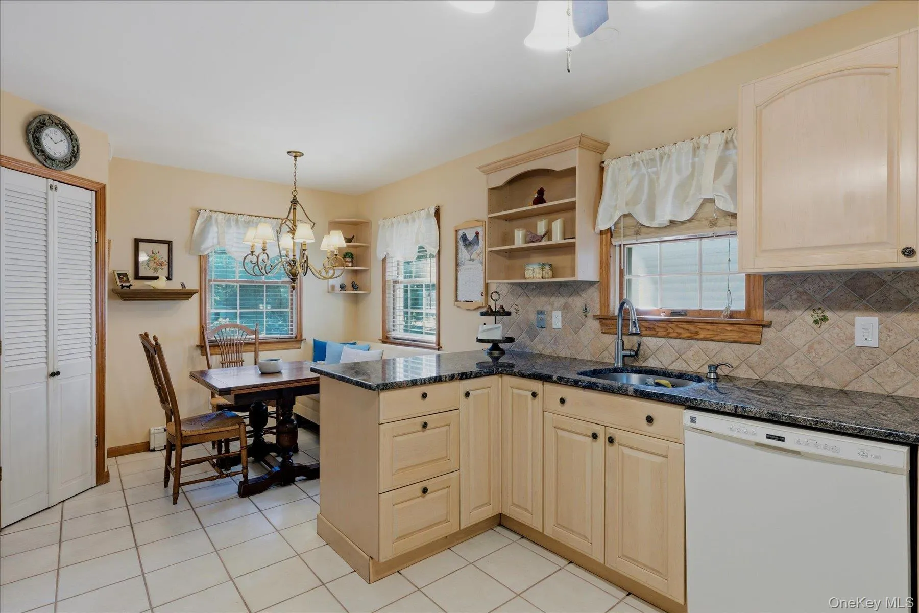 24 Sylvan Lane, Brookhaven, NY, 5 Bedrooms Bedrooms, 10 Rooms Rooms,4 BathroomsBathrooms,Residential,For Rent,Sylvan,0,1048589 24 Sylvan Lane, Brookhaven, NY, 5 Bedrooms Bedrooms, 10 Rooms Rooms,4 BathroomsBathrooms,Residential,For Rent,Sylvan,0,1048589
