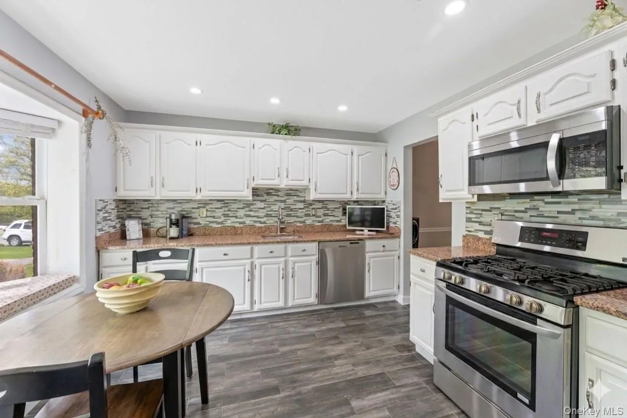 22 Corners Road, Clarkstown, NY, 3 Bedrooms Bedrooms, 9 Rooms Rooms,2 BathroomsBathrooms,Residential,For Rent,Corners,0,1048590 22 Corners Road, Clarkstown, NY, 3 Bedrooms Bedrooms, 9 Rooms Rooms,2 BathroomsBathrooms,Residential,For Rent,Corners,0,1048590
