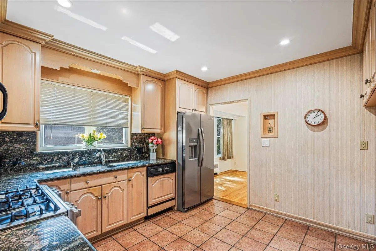 217-06 Stewart Road, New York, NY, 3 Bedrooms Bedrooms, 9 Rooms Rooms,2 BathroomsBathrooms,Residential,For Rent,Stewart,0,1048593 217-06 Stewart Road, New York, NY, 3 Bedrooms Bedrooms, 9 Rooms Rooms,2 BathroomsBathrooms,Residential,For Rent,Stewart,0,1048593