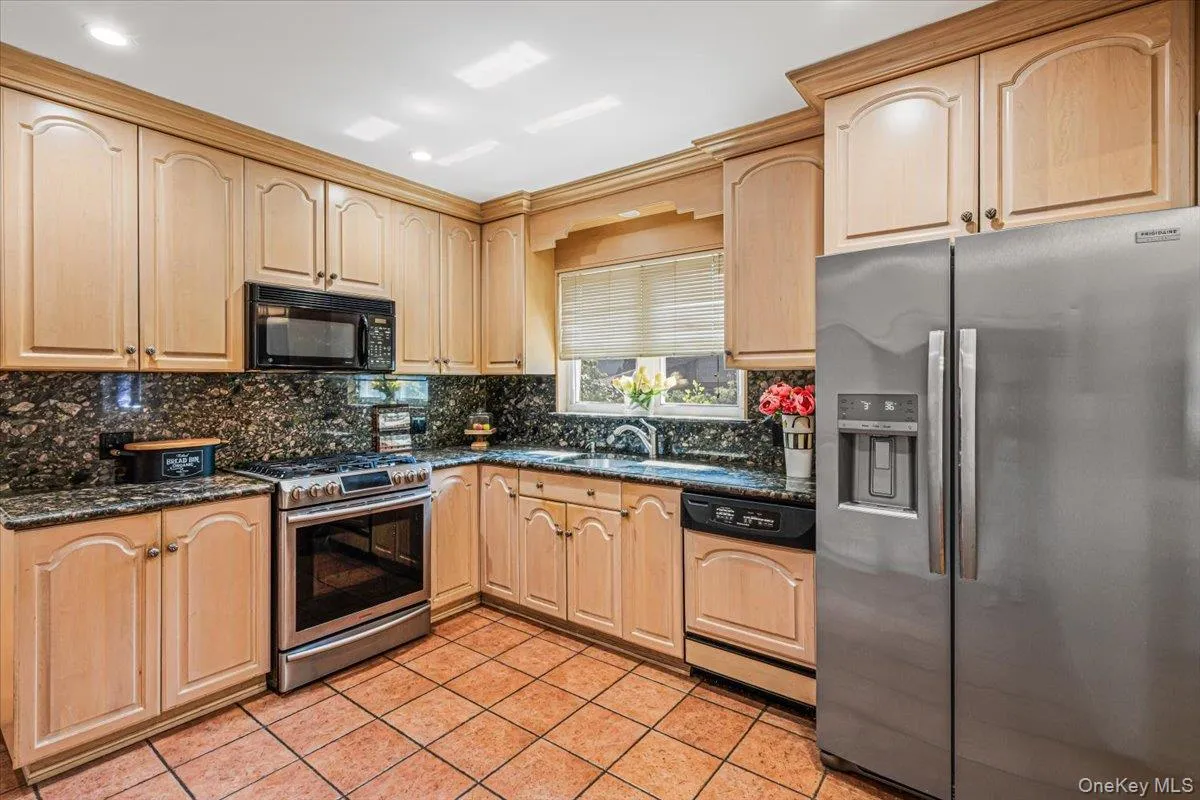 217-06 Stewart Road, New York, NY, 3 Bedrooms Bedrooms, 9 Rooms Rooms,2 BathroomsBathrooms,Residential,For Rent,Stewart,0,1048593 217-06 Stewart Road, New York, NY, 3 Bedrooms Bedrooms, 9 Rooms Rooms,2 BathroomsBathrooms,Residential,For Rent,Stewart,0,1048593