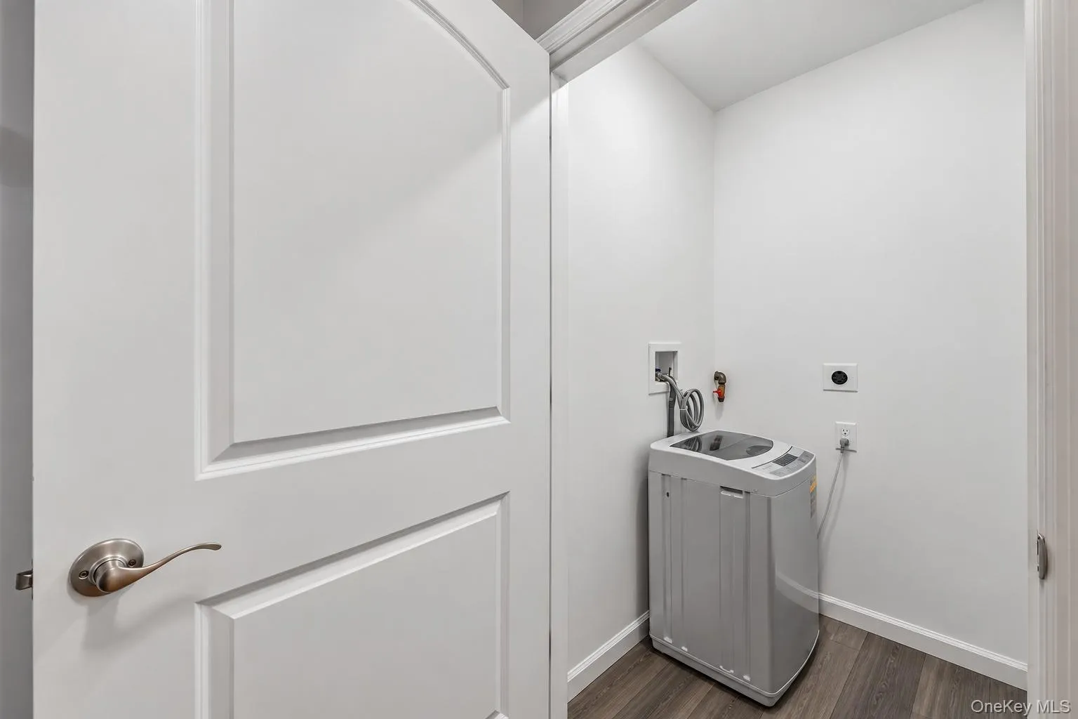 214 Prospect Street, Newburgh (city), NY, 3 Bedrooms Bedrooms, 8 Rooms Rooms,1 BathroomBathrooms,Residential,For Rent,Prospect,0,1048594 214 Prospect Street, Newburgh (city), NY, 3 Bedrooms Bedrooms, 8 Rooms Rooms,1 BathroomBathrooms,Residential,For Rent,Prospect,0,1048594