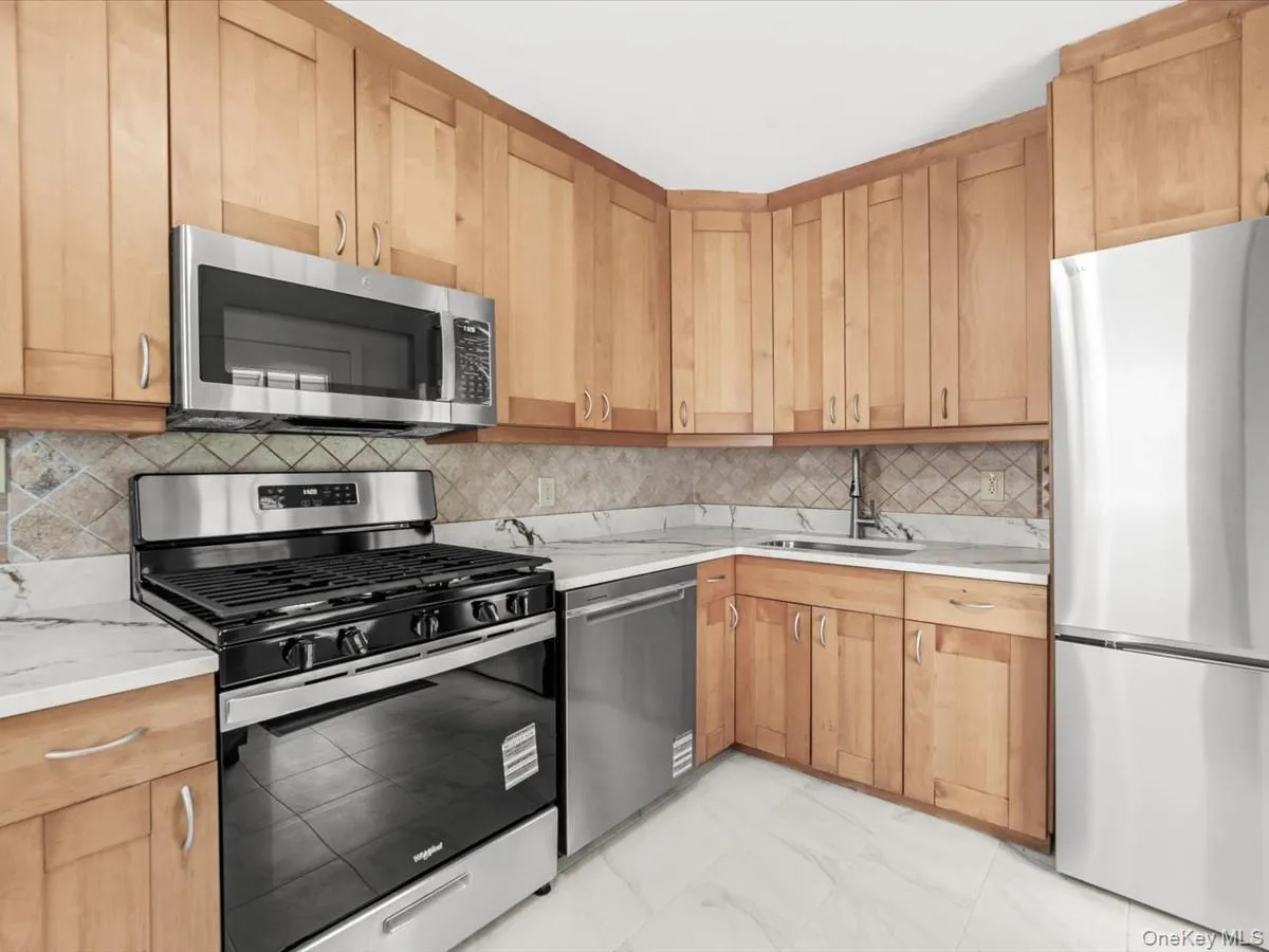 79-53 267th Street, New York, NY, 4 Bedrooms Bedrooms, 8 Rooms Rooms,1 BathroomBathrooms,Residential,For Rent,267th,0,1048598 79-53 267th Street, New York, NY, 4 Bedrooms Bedrooms, 8 Rooms Rooms,1 BathroomBathrooms,Residential,For Rent,267th,0,1048598