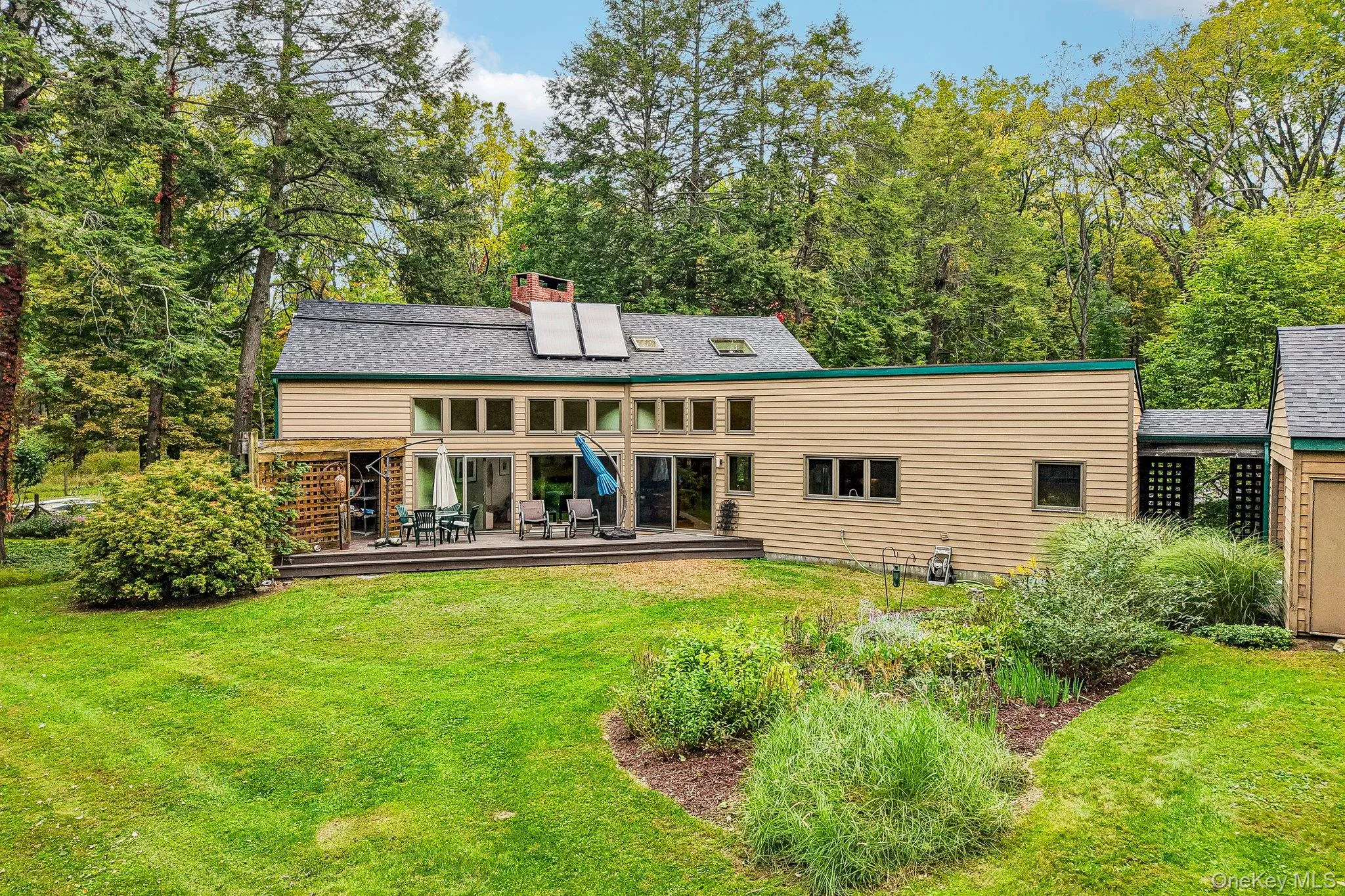 65 Colonial Avenue, Warwick (town), NY, 3 Bedrooms Bedrooms, 8 Rooms Rooms,2 BathroomsBathrooms,Residential,For Rent,Colonial,0,1048604 65 Colonial Avenue, Warwick (town), NY, 3 Bedrooms Bedrooms, 8 Rooms Rooms,2 BathroomsBathrooms,Residential,For Rent,Colonial,0,1048604