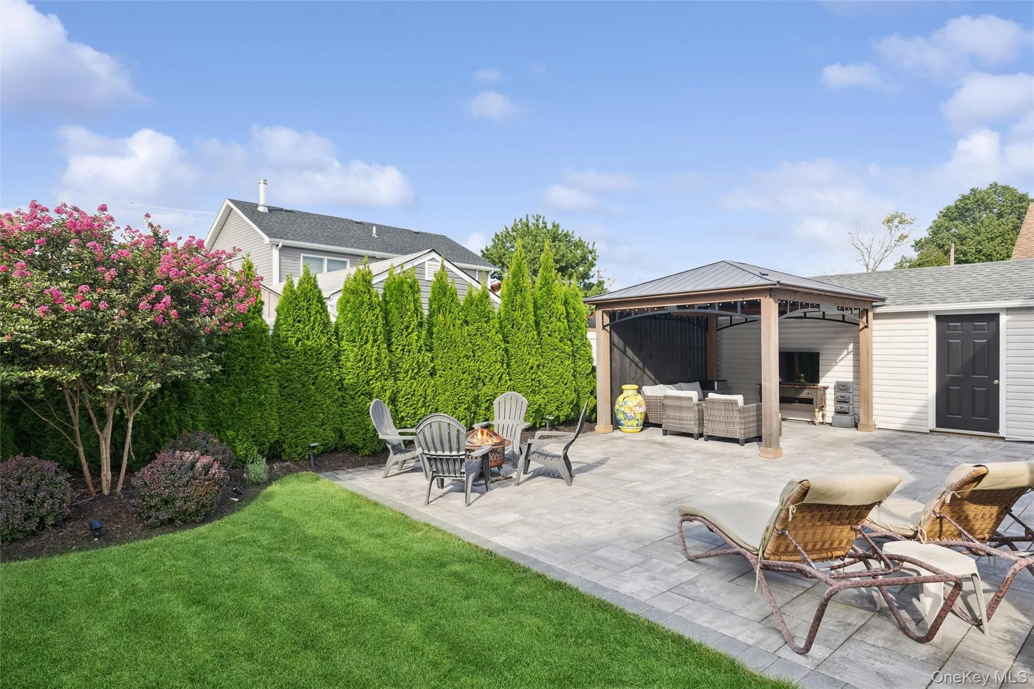 24 Essen Place, Oyster Bay, NY, 4 Bedrooms Bedrooms, 7 Rooms Rooms,2 BathroomsBathrooms,Residential,For Rent,Essen,0,1048613 24 Essen Place, Oyster Bay, NY, 4 Bedrooms Bedrooms, 7 Rooms Rooms,2 BathroomsBathrooms,Residential,For Rent,Essen,0,1048613