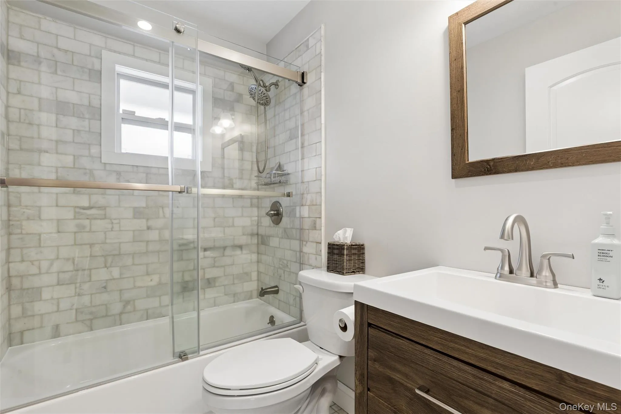 24 Essen Place, Oyster Bay, NY, 4 Bedrooms Bedrooms, 7 Rooms Rooms,2 BathroomsBathrooms,Residential,For Rent,Essen,0,1048613 24 Essen Place, Oyster Bay, NY, 4 Bedrooms Bedrooms, 7 Rooms Rooms,2 BathroomsBathrooms,Residential,For Rent,Essen,0,1048613