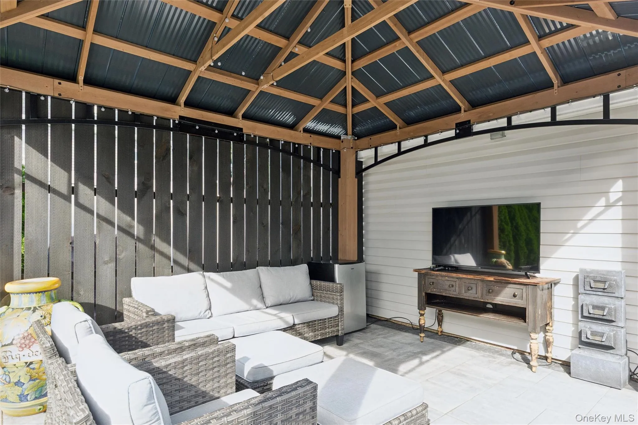 24 Essen Place, Oyster Bay, NY, 4 Bedrooms Bedrooms, 7 Rooms Rooms,2 BathroomsBathrooms,Residential,For Rent,Essen,0,1048613 24 Essen Place, Oyster Bay, NY, 4 Bedrooms Bedrooms, 7 Rooms Rooms,2 BathroomsBathrooms,Residential,For Rent,Essen,0,1048613