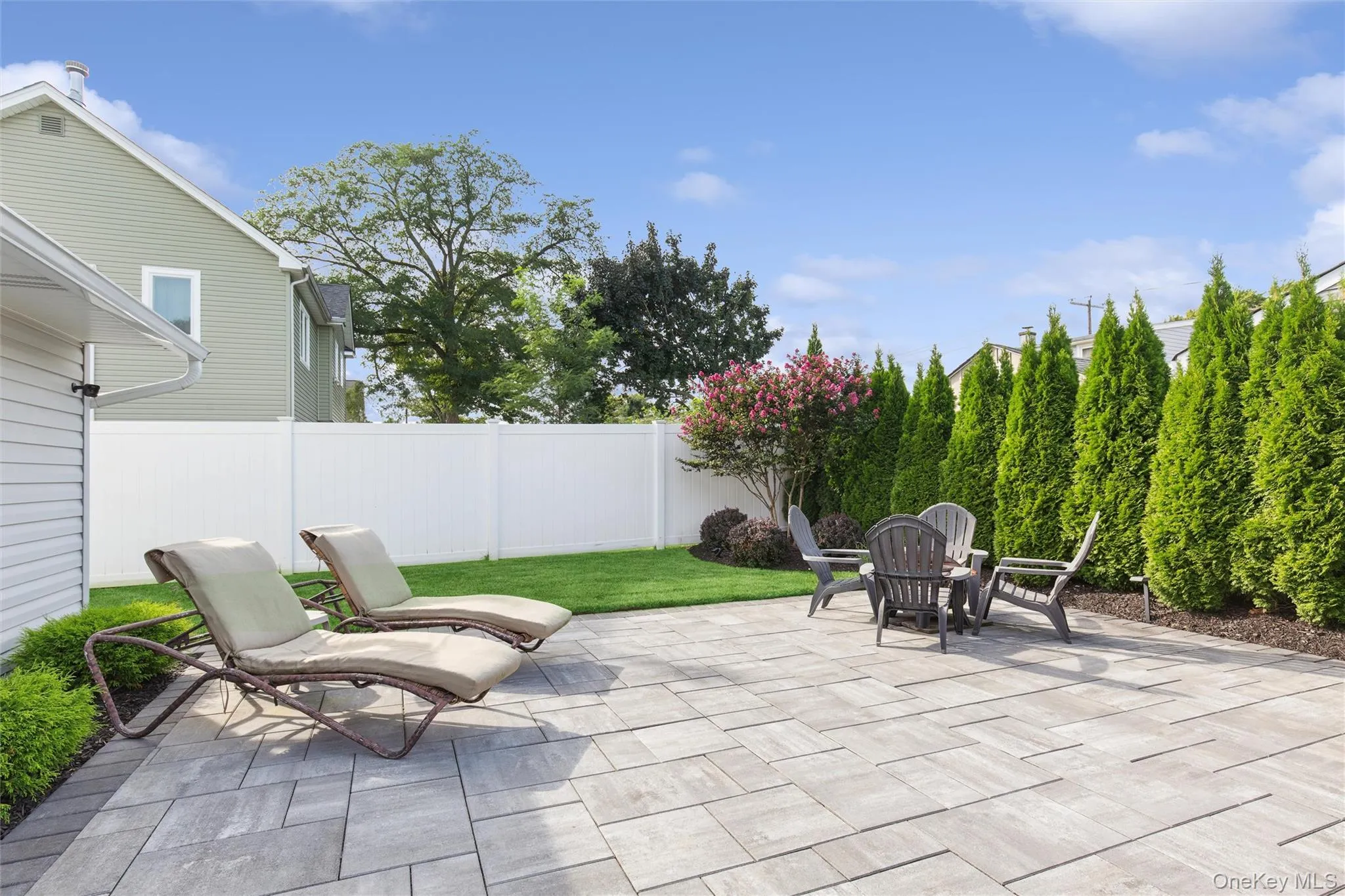 24 Essen Place, Oyster Bay, NY, 4 Bedrooms Bedrooms, 7 Rooms Rooms,2 BathroomsBathrooms,Residential,For Rent,Essen,0,1048613 24 Essen Place, Oyster Bay, NY, 4 Bedrooms Bedrooms, 7 Rooms Rooms,2 BathroomsBathrooms,Residential,For Rent,Essen,0,1048613