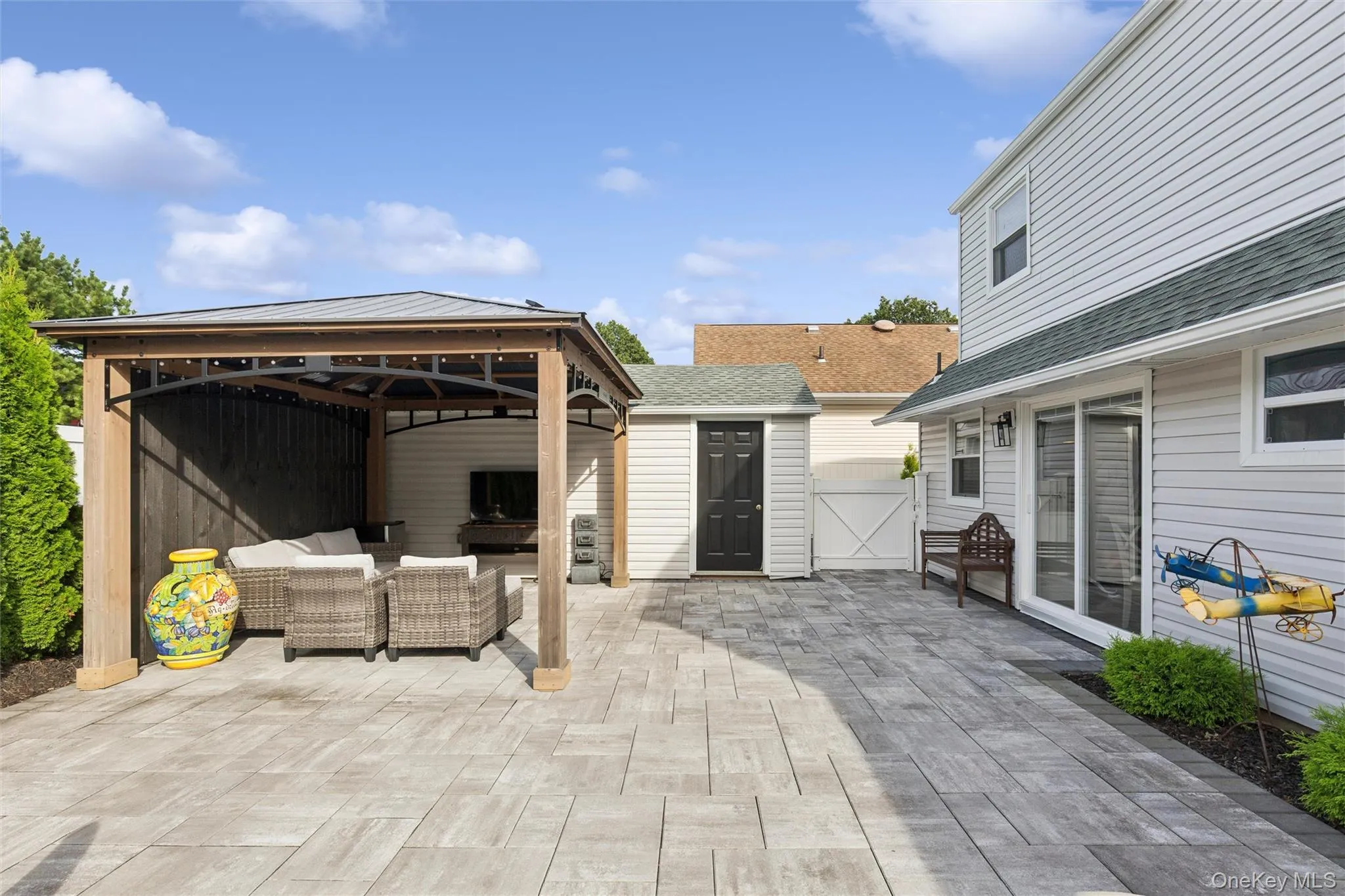 24 Essen Place, Oyster Bay, NY, 4 Bedrooms Bedrooms, 7 Rooms Rooms,2 BathroomsBathrooms,Residential,For Rent,Essen,0,1048613 24 Essen Place, Oyster Bay, NY, 4 Bedrooms Bedrooms, 7 Rooms Rooms,2 BathroomsBathrooms,Residential,For Rent,Essen,0,1048613