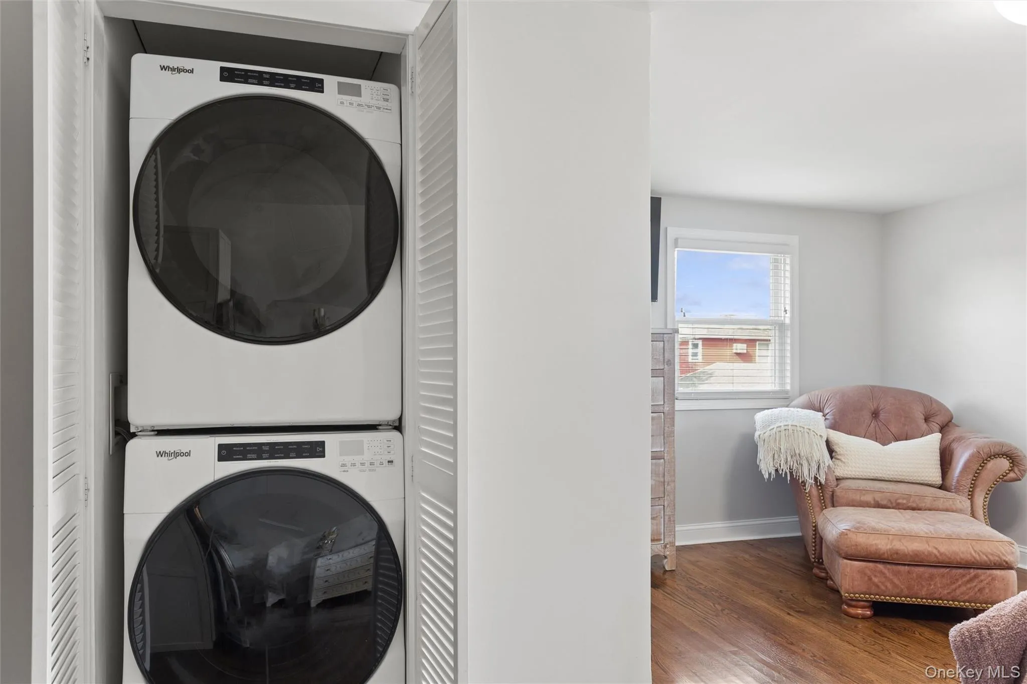 24 Essen Place, Oyster Bay, NY, 4 Bedrooms Bedrooms, 7 Rooms Rooms,2 BathroomsBathrooms,Residential,For Rent,Essen,0,1048613 24 Essen Place, Oyster Bay, NY, 4 Bedrooms Bedrooms, 7 Rooms Rooms,2 BathroomsBathrooms,Residential,For Rent,Essen,0,1048613