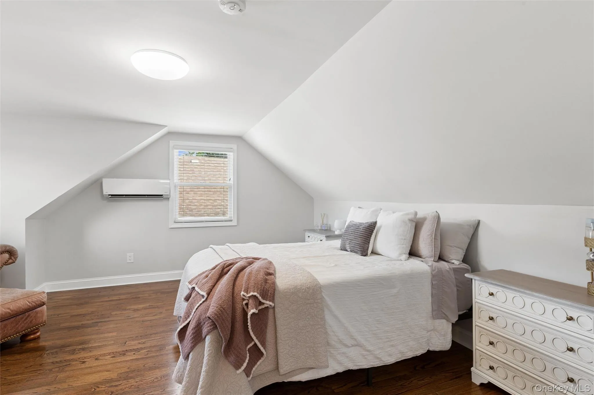 24 Essen Place, Oyster Bay, NY, 4 Bedrooms Bedrooms, 7 Rooms Rooms,2 BathroomsBathrooms,Residential,For Rent,Essen,0,1048613 24 Essen Place, Oyster Bay, NY, 4 Bedrooms Bedrooms, 7 Rooms Rooms,2 BathroomsBathrooms,Residential,For Rent,Essen,0,1048613