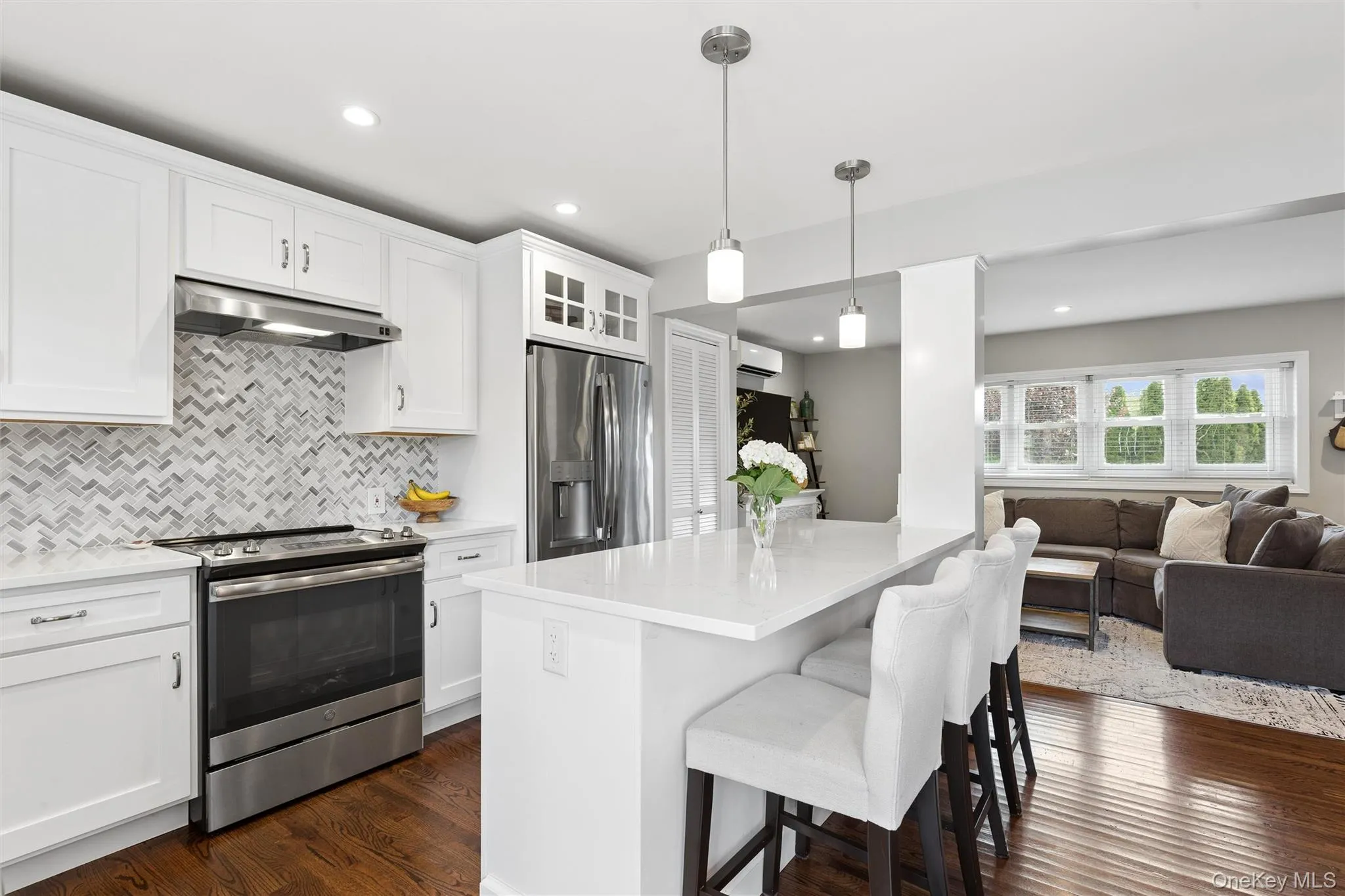 24 Essen Place, Oyster Bay, NY, 4 Bedrooms Bedrooms, 7 Rooms Rooms,2 BathroomsBathrooms,Residential,For Rent,Essen,0,1048613 24 Essen Place, Oyster Bay, NY, 4 Bedrooms Bedrooms, 7 Rooms Rooms,2 BathroomsBathrooms,Residential,For Rent,Essen,0,1048613