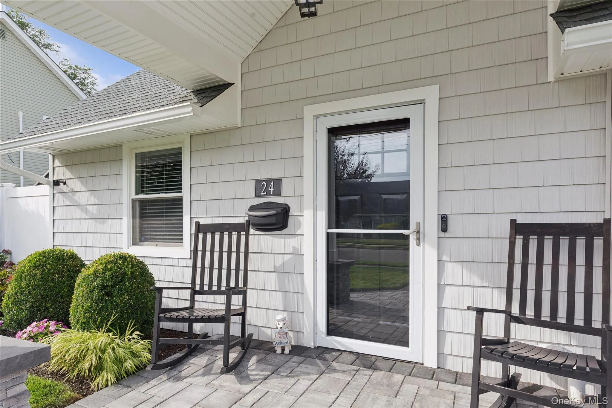 24 Essen Place, Oyster Bay, NY, 4 Bedrooms Bedrooms, 7 Rooms Rooms,2 BathroomsBathrooms,Residential,For Rent,Essen,0,1048613 24 Essen Place, Oyster Bay, NY, 4 Bedrooms Bedrooms, 7 Rooms Rooms,2 BathroomsBathrooms,Residential,For Rent,Essen,0,1048613