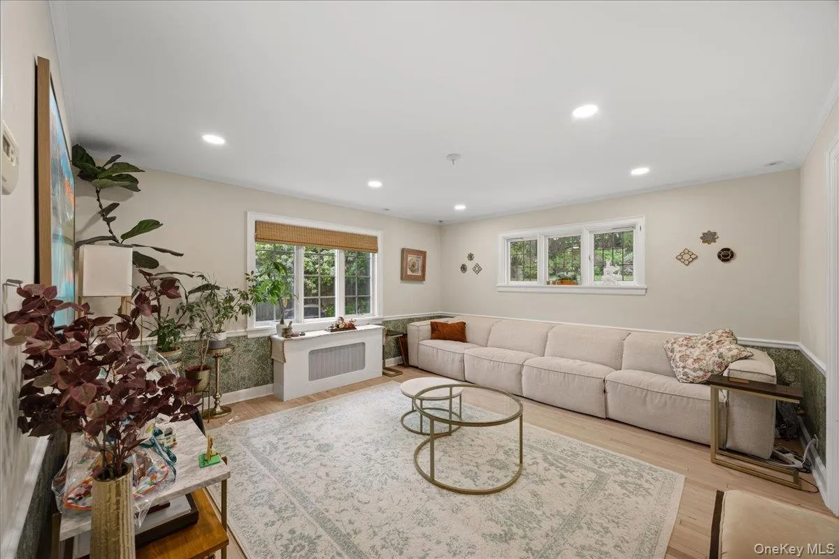 311 Lyncroft Road, New Rochelle, NY, 5 Bedrooms Bedrooms, 7 Rooms Rooms,3 BathroomsBathrooms,Residential,For Rent,Lyncroft,0,1048619 311 Lyncroft Road, New Rochelle, NY, 5 Bedrooms Bedrooms, 7 Rooms Rooms,3 BathroomsBathrooms,Residential,For Rent,Lyncroft,0,1048619