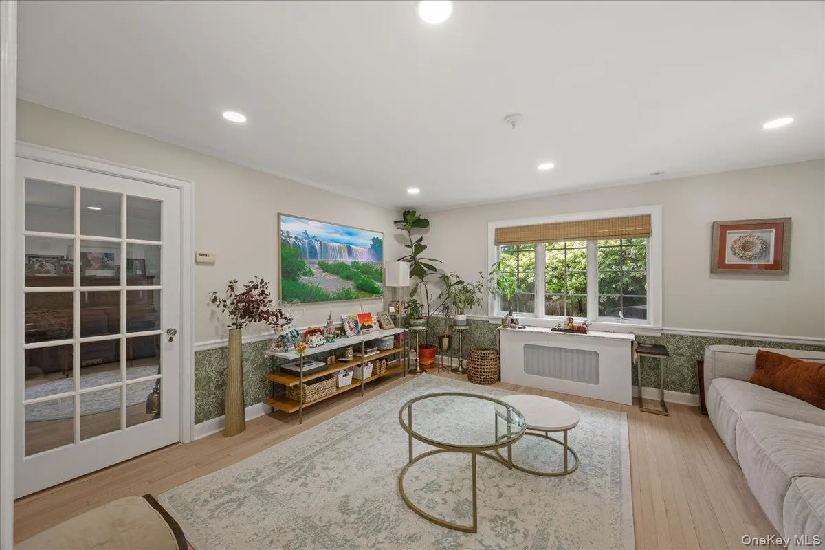 311 Lyncroft Road, New Rochelle, NY, 5 Bedrooms Bedrooms, 7 Rooms Rooms,3 BathroomsBathrooms,Residential,For Rent,Lyncroft,0,1048619 311 Lyncroft Road, New Rochelle, NY, 5 Bedrooms Bedrooms, 7 Rooms Rooms,3 BathroomsBathrooms,Residential,For Rent,Lyncroft,0,1048619