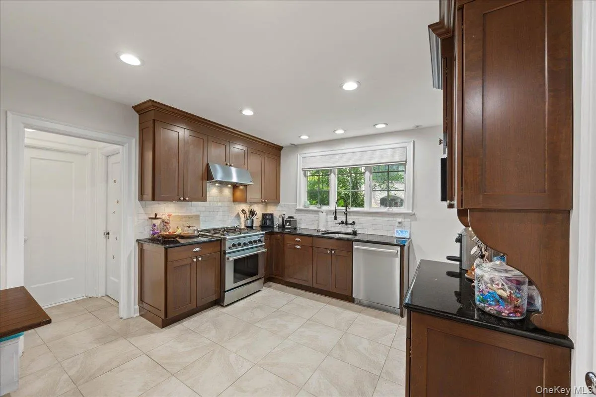 311 Lyncroft Road, New Rochelle, NY, 5 Bedrooms Bedrooms, 7 Rooms Rooms,3 BathroomsBathrooms,Residential,For Rent,Lyncroft,0,1048619 311 Lyncroft Road, New Rochelle, NY, 5 Bedrooms Bedrooms, 7 Rooms Rooms,3 BathroomsBathrooms,Residential,For Rent,Lyncroft,0,1048619