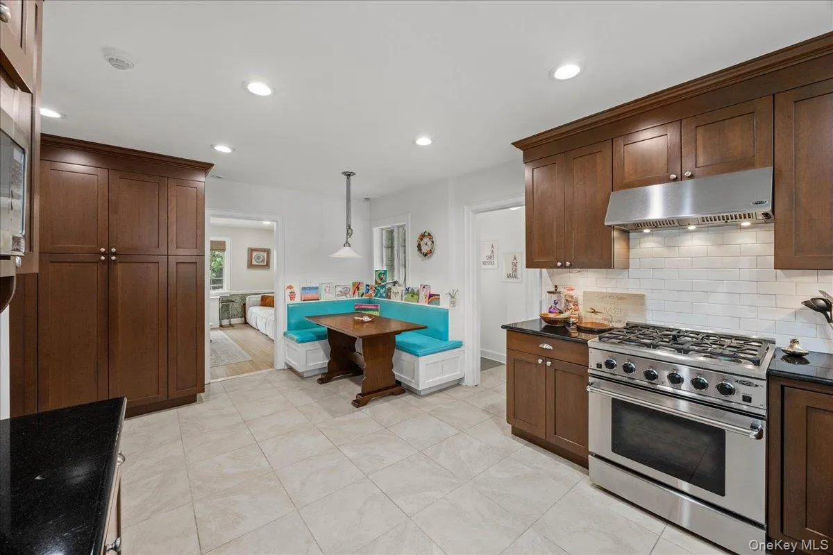 311 Lyncroft Road, New Rochelle, NY, 5 Bedrooms Bedrooms, 7 Rooms Rooms,3 BathroomsBathrooms,Residential,For Rent,Lyncroft,0,1048619 311 Lyncroft Road, New Rochelle, NY, 5 Bedrooms Bedrooms, 7 Rooms Rooms,3 BathroomsBathrooms,Residential,For Rent,Lyncroft,0,1048619