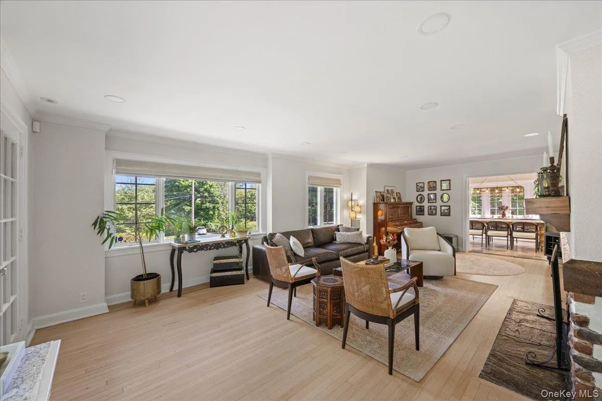 311 Lyncroft Road, New Rochelle, NY, 5 Bedrooms Bedrooms, 7 Rooms Rooms,3 BathroomsBathrooms,Residential,For Rent,Lyncroft,0,1048619 311 Lyncroft Road, New Rochelle, NY, 5 Bedrooms Bedrooms, 7 Rooms Rooms,3 BathroomsBathrooms,Residential,For Rent,Lyncroft,0,1048619