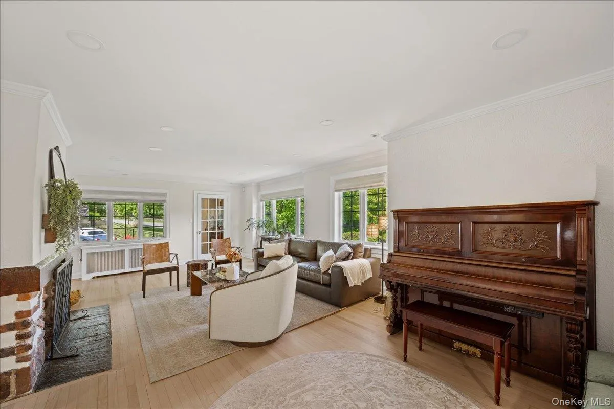 311 Lyncroft Road, New Rochelle, NY, 5 Bedrooms Bedrooms, 7 Rooms Rooms,3 BathroomsBathrooms,Residential,For Rent,Lyncroft,0,1048619 311 Lyncroft Road, New Rochelle, NY, 5 Bedrooms Bedrooms, 7 Rooms Rooms,3 BathroomsBathrooms,Residential,For Rent,Lyncroft,0,1048619