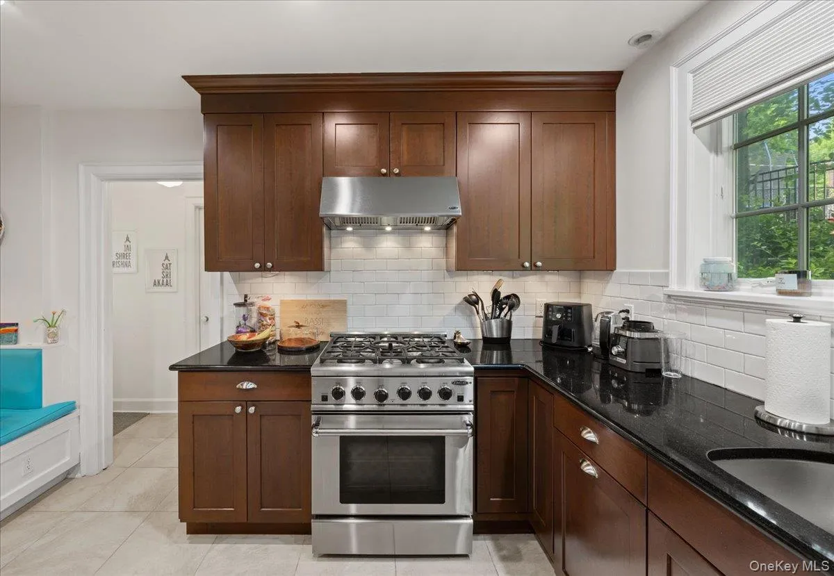 311 Lyncroft Road, New Rochelle, NY, 5 Bedrooms Bedrooms, 7 Rooms Rooms,3 BathroomsBathrooms,Residential,For Rent,Lyncroft,0,1048619 311 Lyncroft Road, New Rochelle, NY, 5 Bedrooms Bedrooms, 7 Rooms Rooms,3 BathroomsBathrooms,Residential,For Rent,Lyncroft,0,1048619