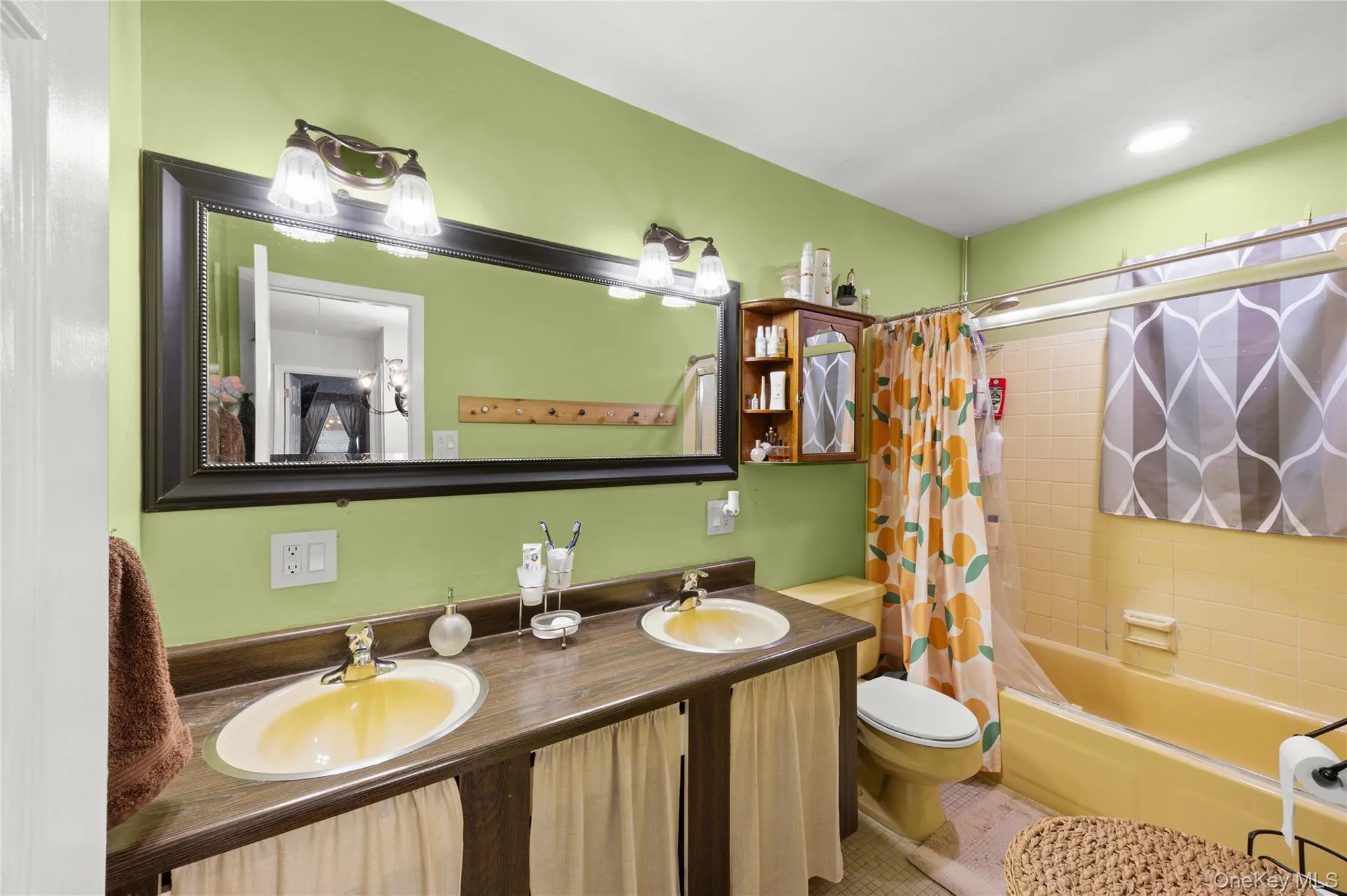 138 Main Avenue, Brookhaven, NY, 4 Bedrooms Bedrooms, 11 Rooms Rooms,2 BathroomsBathrooms,Residential,For Rent,Main,0,1048636 138 Main Avenue, Brookhaven, NY, 4 Bedrooms Bedrooms, 11 Rooms Rooms,2 BathroomsBathrooms,Residential,For Rent,Main,0,1048636