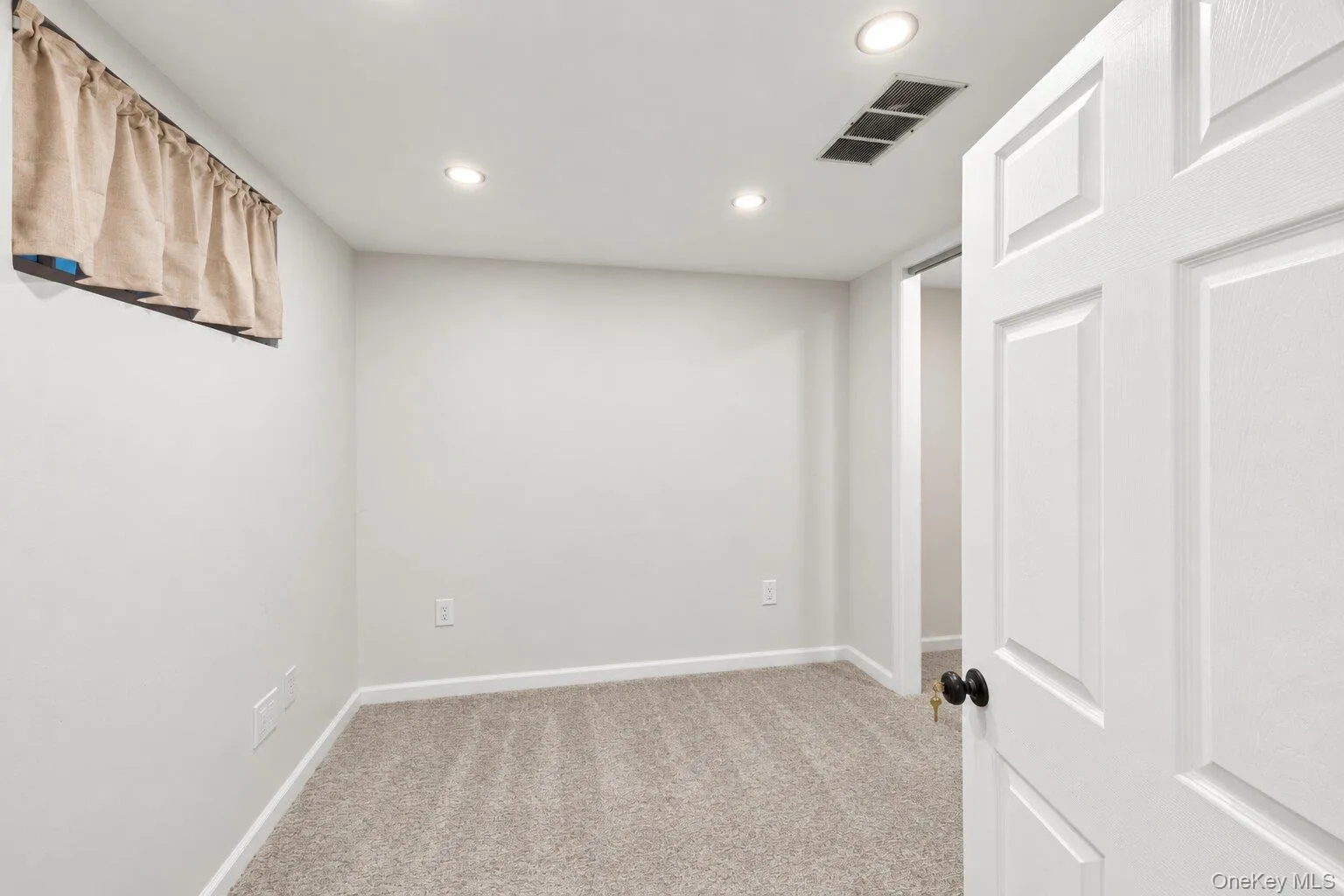 138 Main Avenue, Brookhaven, NY, 4 Bedrooms Bedrooms, 11 Rooms Rooms,2 BathroomsBathrooms,Residential,For Rent,Main,0,1048636 138 Main Avenue, Brookhaven, NY, 4 Bedrooms Bedrooms, 11 Rooms Rooms,2 BathroomsBathrooms,Residential,For Rent,Main,0,1048636
