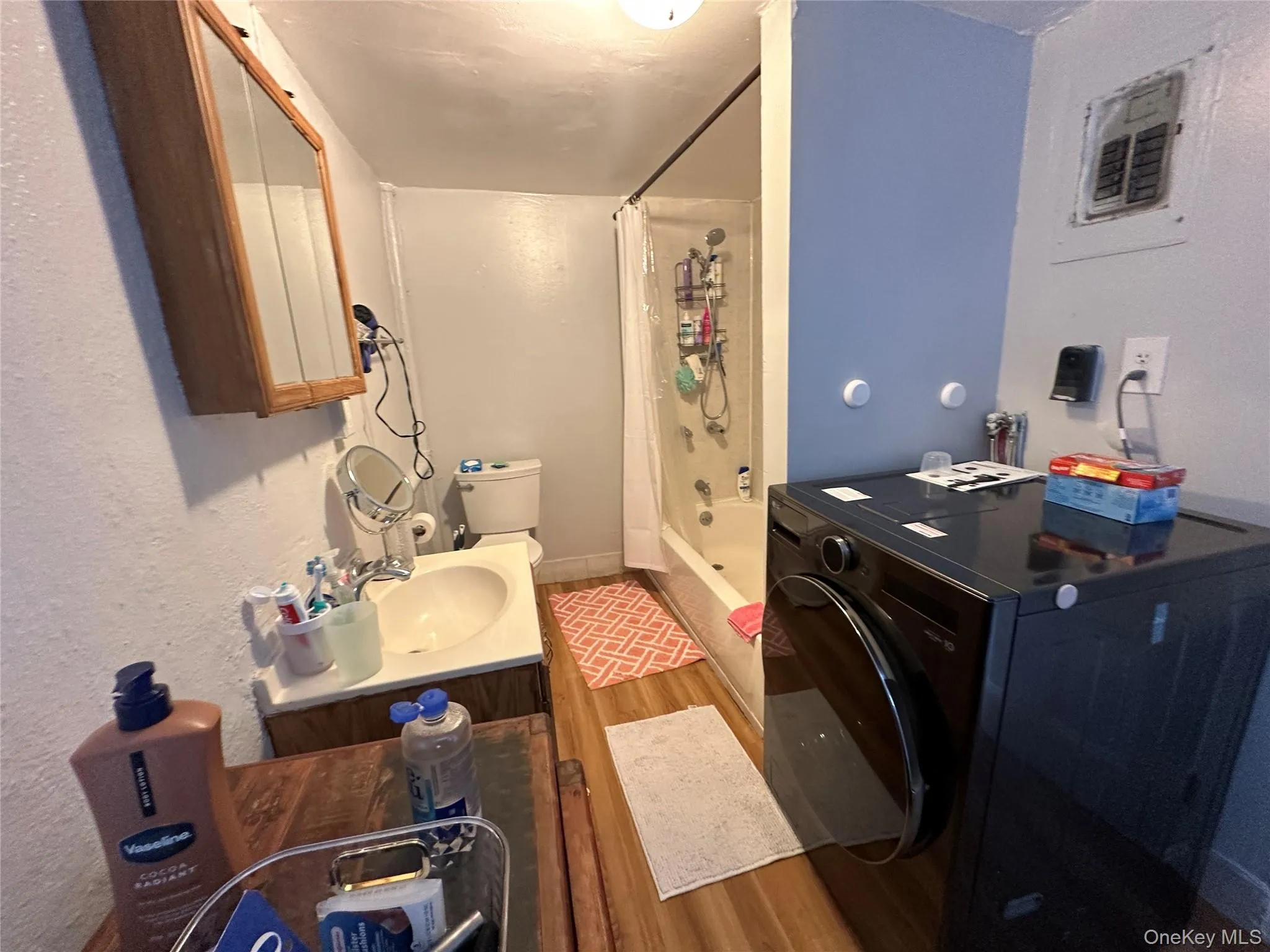118A #3 Main Street, Orangetown, NY, 2 Bedrooms Bedrooms, 5 Rooms Rooms,1 BathroomBathrooms,Residential Lease,For Rent,Main,0,1048642 118A #3 Main Street, Orangetown, NY, 2 Bedrooms Bedrooms, 5 Rooms Rooms,1 BathroomBathrooms,Residential Lease,For Rent,Main,0,1048642
