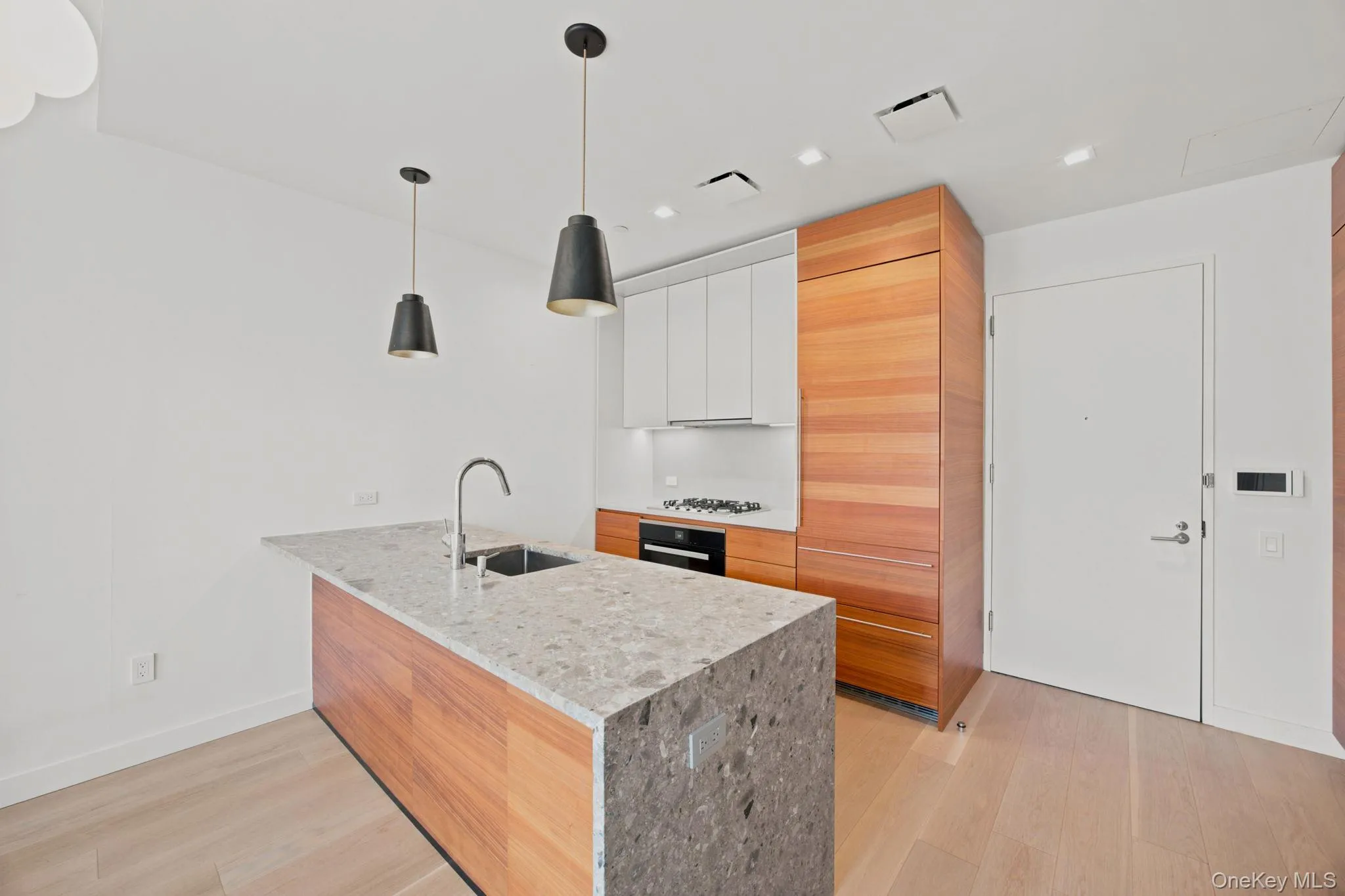 21-21 31st Street, New York, NY, 1 Bedroom Bedrooms, 3 Rooms Rooms,1 BathroomBathrooms,Residential,For Rent,31st,0,1048647 21-21 31st Street, New York, NY, 1 Bedroom Bedrooms, 3 Rooms Rooms,1 BathroomBathrooms,Residential,For Rent,31st,0,1048647