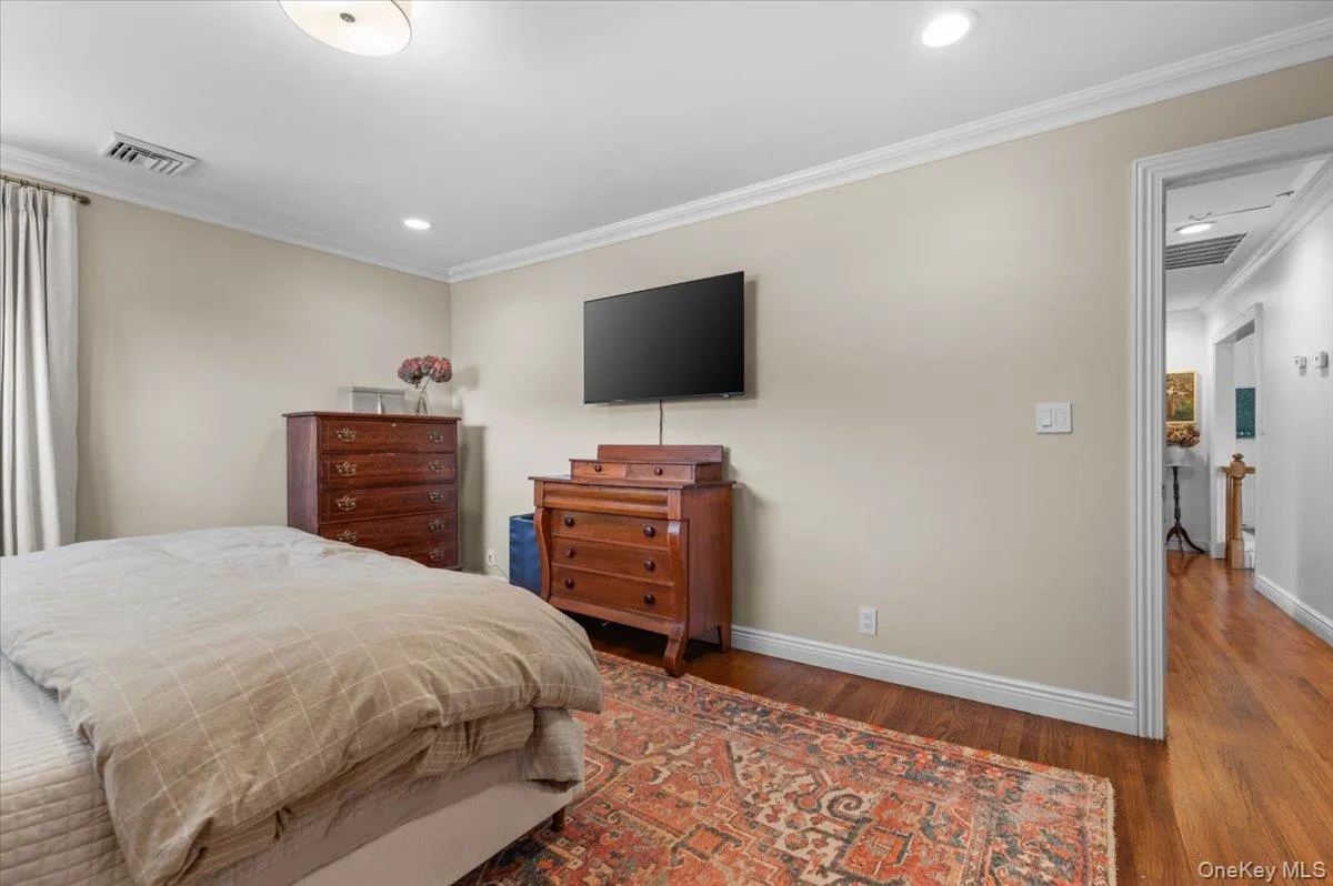 11 Portland Place, Huntington, NY, 3 Bedrooms Bedrooms, 7 Rooms Rooms,3 BathroomsBathrooms,Residential Lease,For Rent,Portland,0,1048648 11 Portland Place, Huntington, NY, 3 Bedrooms Bedrooms, 7 Rooms Rooms,3 BathroomsBathrooms,Residential Lease,For Rent,Portland,0,1048648