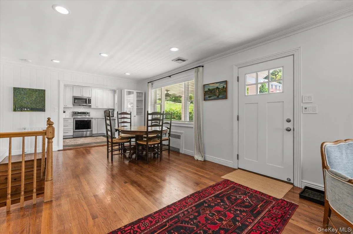11 Portland Place, Huntington, NY, 3 Bedrooms Bedrooms, 7 Rooms Rooms,3 BathroomsBathrooms,Residential Lease,For Rent,Portland,0,1048648 11 Portland Place, Huntington, NY, 3 Bedrooms Bedrooms, 7 Rooms Rooms,3 BathroomsBathrooms,Residential Lease,For Rent,Portland,0,1048648