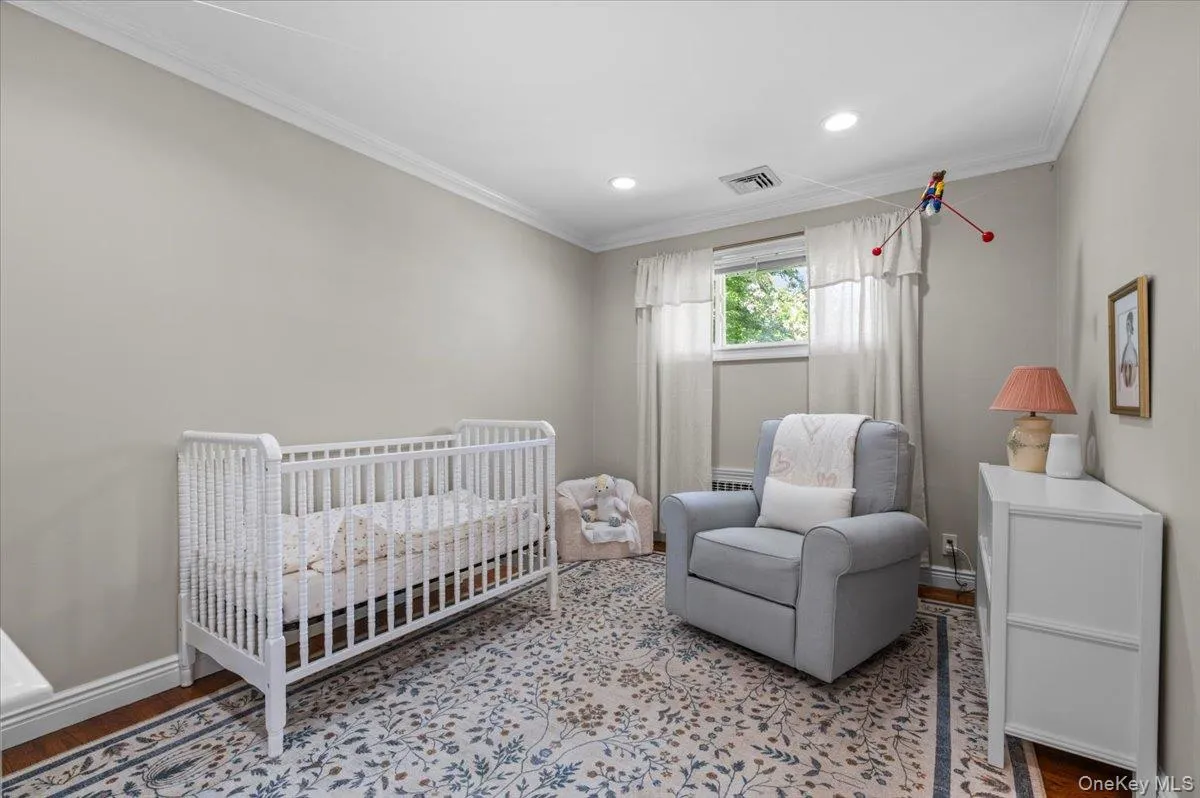 11 Portland Place, Huntington, NY, 3 Bedrooms Bedrooms, 7 Rooms Rooms,3 BathroomsBathrooms,Residential Lease,For Rent,Portland,0,1048648 11 Portland Place, Huntington, NY, 3 Bedrooms Bedrooms, 7 Rooms Rooms,3 BathroomsBathrooms,Residential Lease,For Rent,Portland,0,1048648