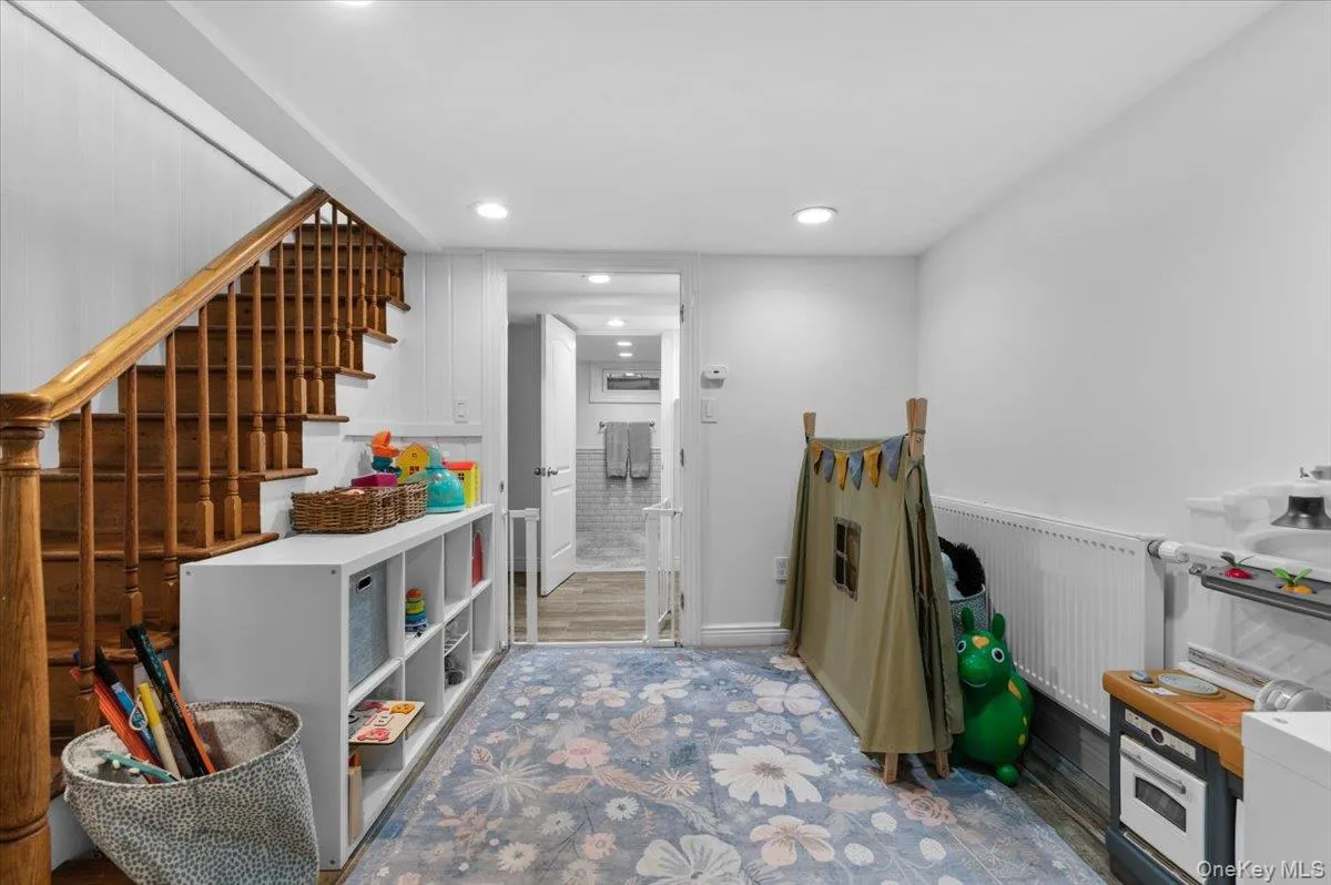 11 Portland Place, Huntington, NY, 3 Bedrooms Bedrooms, 7 Rooms Rooms,3 BathroomsBathrooms,Residential Lease,For Rent,Portland,0,1048648 11 Portland Place, Huntington, NY, 3 Bedrooms Bedrooms, 7 Rooms Rooms,3 BathroomsBathrooms,Residential Lease,For Rent,Portland,0,1048648