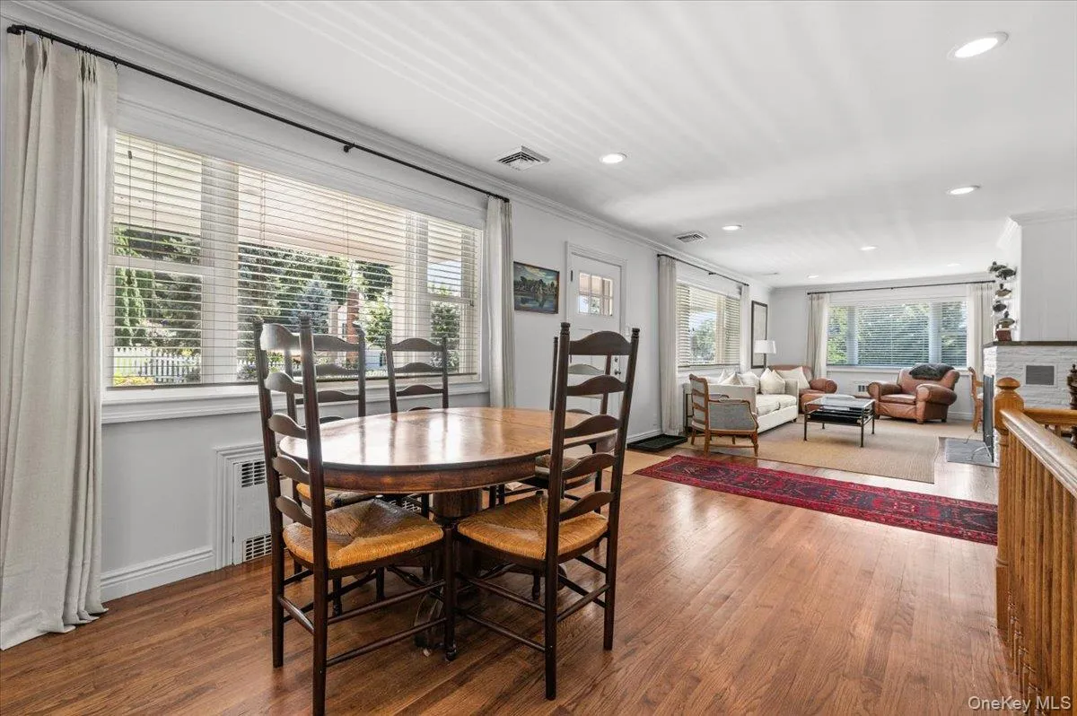 11 Portland Place, Huntington, NY, 3 Bedrooms Bedrooms, 7 Rooms Rooms,3 BathroomsBathrooms,Residential Lease,For Rent,Portland,0,1048648 11 Portland Place, Huntington, NY, 3 Bedrooms Bedrooms, 7 Rooms Rooms,3 BathroomsBathrooms,Residential Lease,For Rent,Portland,0,1048648