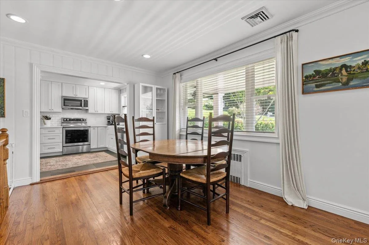 11 Portland Place, Huntington, NY, 3 Bedrooms Bedrooms, 7 Rooms Rooms,3 BathroomsBathrooms,Residential Lease,For Rent,Portland,0,1048648 11 Portland Place, Huntington, NY, 3 Bedrooms Bedrooms, 7 Rooms Rooms,3 BathroomsBathrooms,Residential Lease,For Rent,Portland,0,1048648