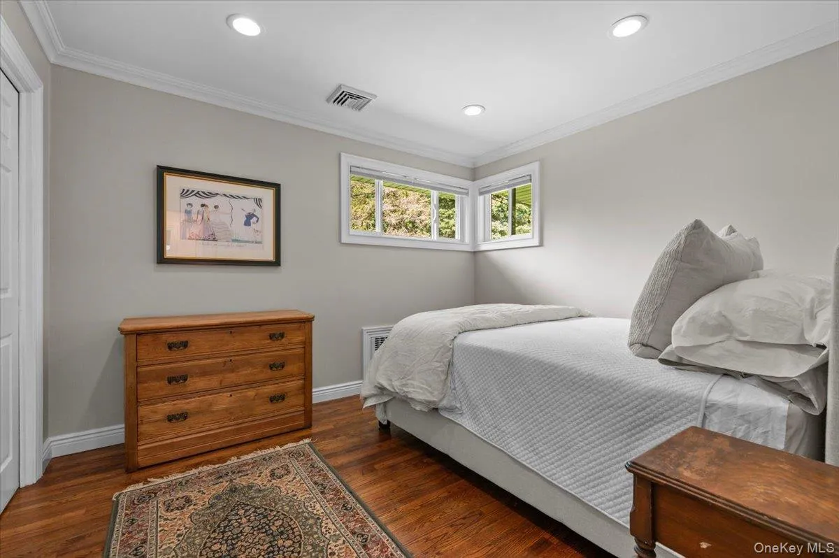 11 Portland Place, Huntington, NY, 3 Bedrooms Bedrooms, 7 Rooms Rooms,3 BathroomsBathrooms,Residential Lease,For Rent,Portland,0,1048648 11 Portland Place, Huntington, NY, 3 Bedrooms Bedrooms, 7 Rooms Rooms,3 BathroomsBathrooms,Residential Lease,For Rent,Portland,0,1048648