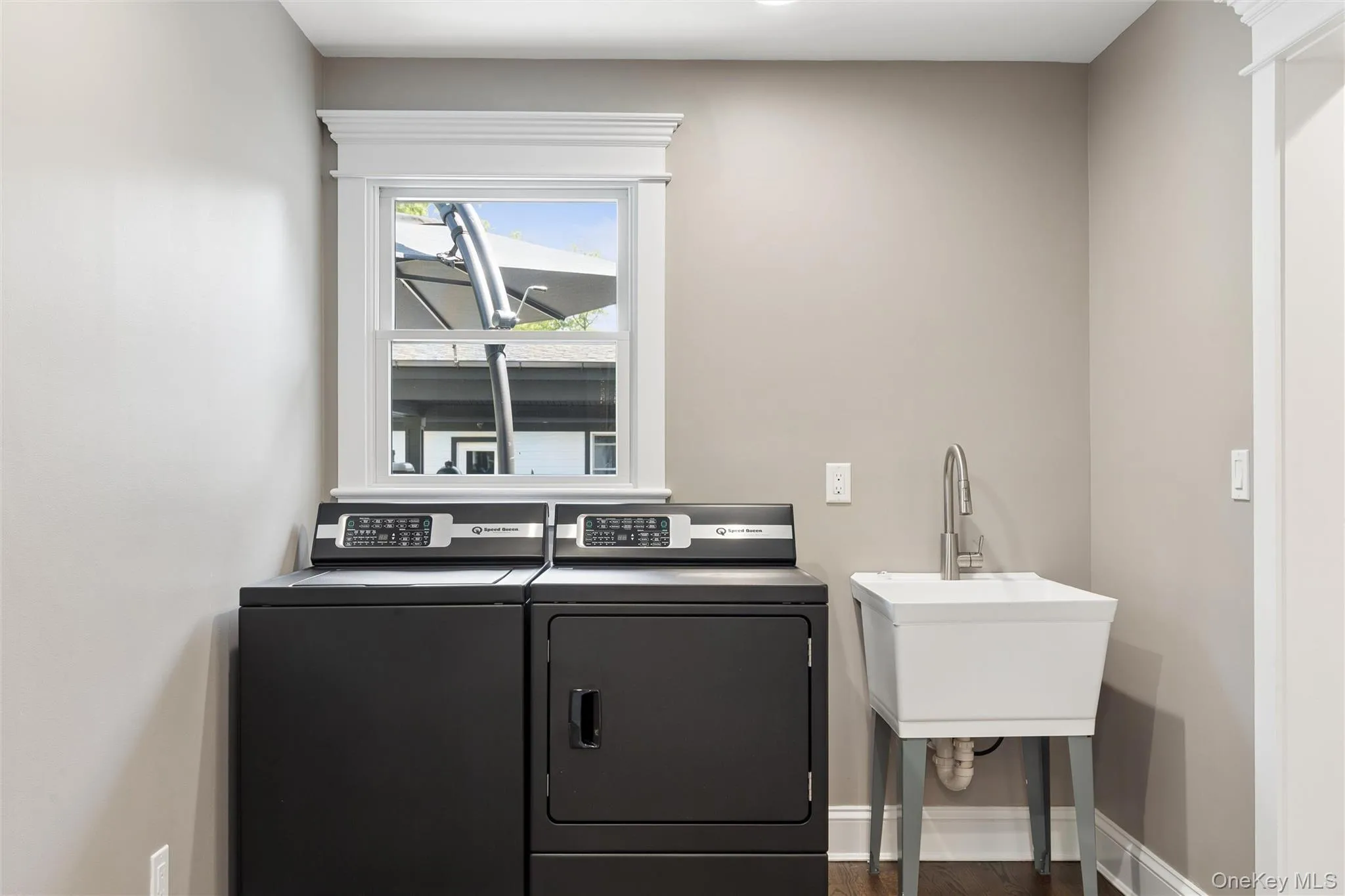 7 King Arthurs Court, Smithtown, NY, 3 Bedrooms Bedrooms, 7 Rooms Rooms,2 BathroomsBathrooms,Residential,For Rent,King Arthurs,0,1048649 7 King Arthurs Court, Smithtown, NY, 3 Bedrooms Bedrooms, 7 Rooms Rooms,2 BathroomsBathrooms,Residential,For Rent,King Arthurs,0,1048649