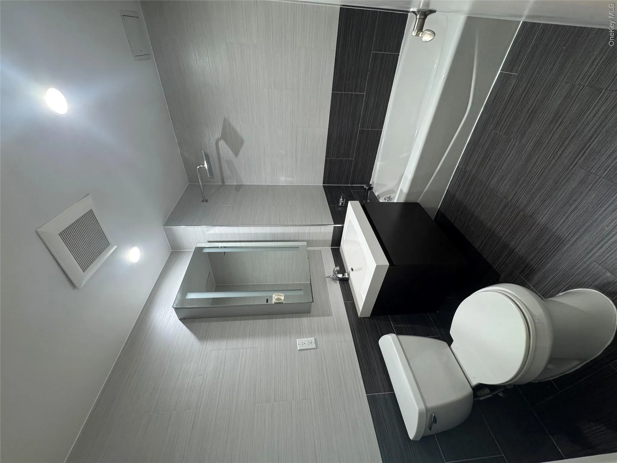14238 37th Avenue, New York, NY, 1 Bedroom Bedrooms, 3 Rooms Rooms,1 BathroomBathrooms,Residential,For Rent,37th,0,1048651 14238 37th Avenue, New York, NY, 1 Bedroom Bedrooms, 3 Rooms Rooms,1 BathroomBathrooms,Residential,For Rent,37th,0,1048651