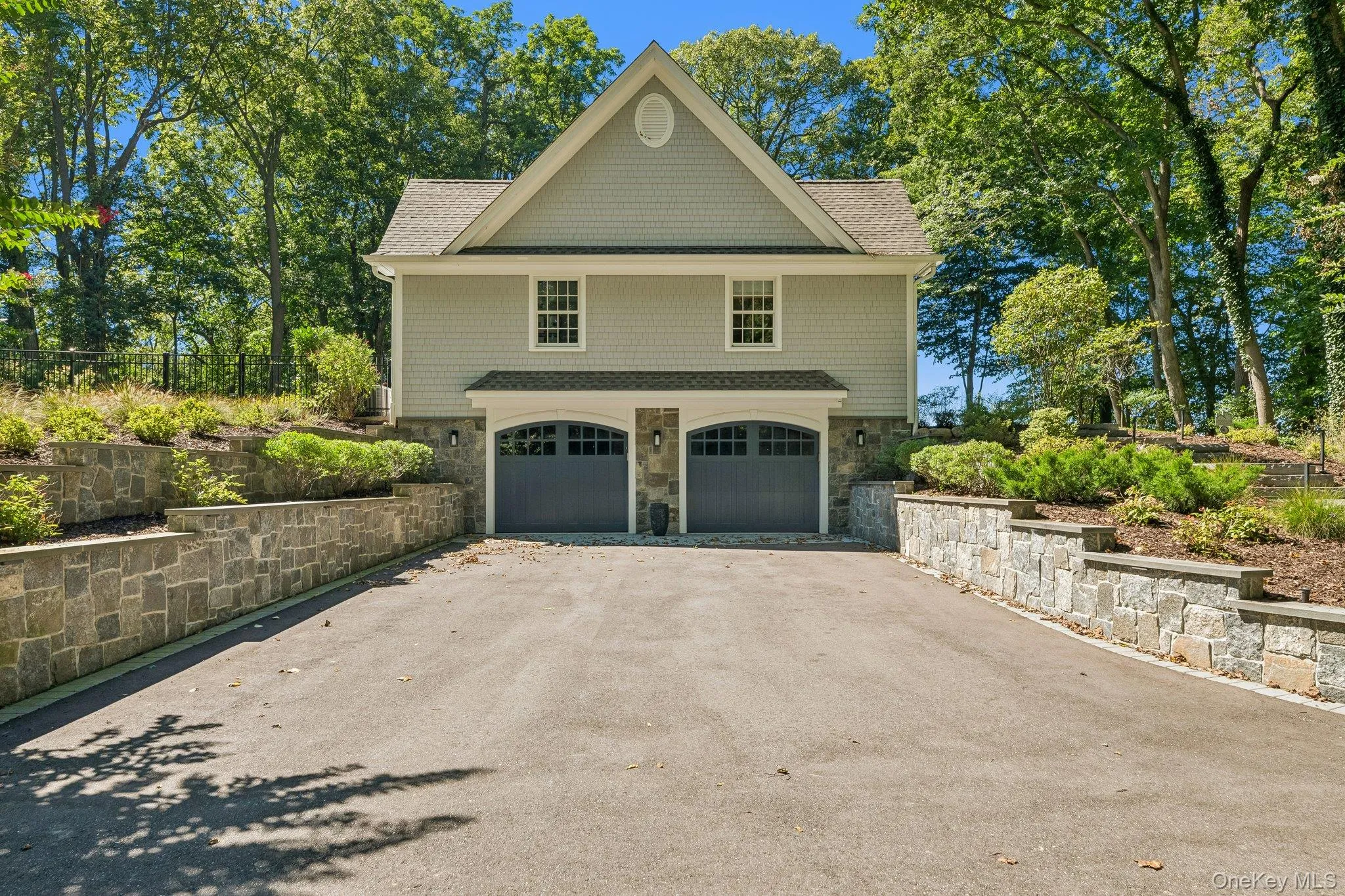 31 Thompson Lane, Smithtown, NY, 4 Bedrooms Bedrooms, 10 Rooms Rooms,3 BathroomsBathrooms,Residential,For Rent,Thompson,0,1048653 31 Thompson Lane, Smithtown, NY, 4 Bedrooms Bedrooms, 10 Rooms Rooms,3 BathroomsBathrooms,Residential,For Rent,Thompson,0,1048653