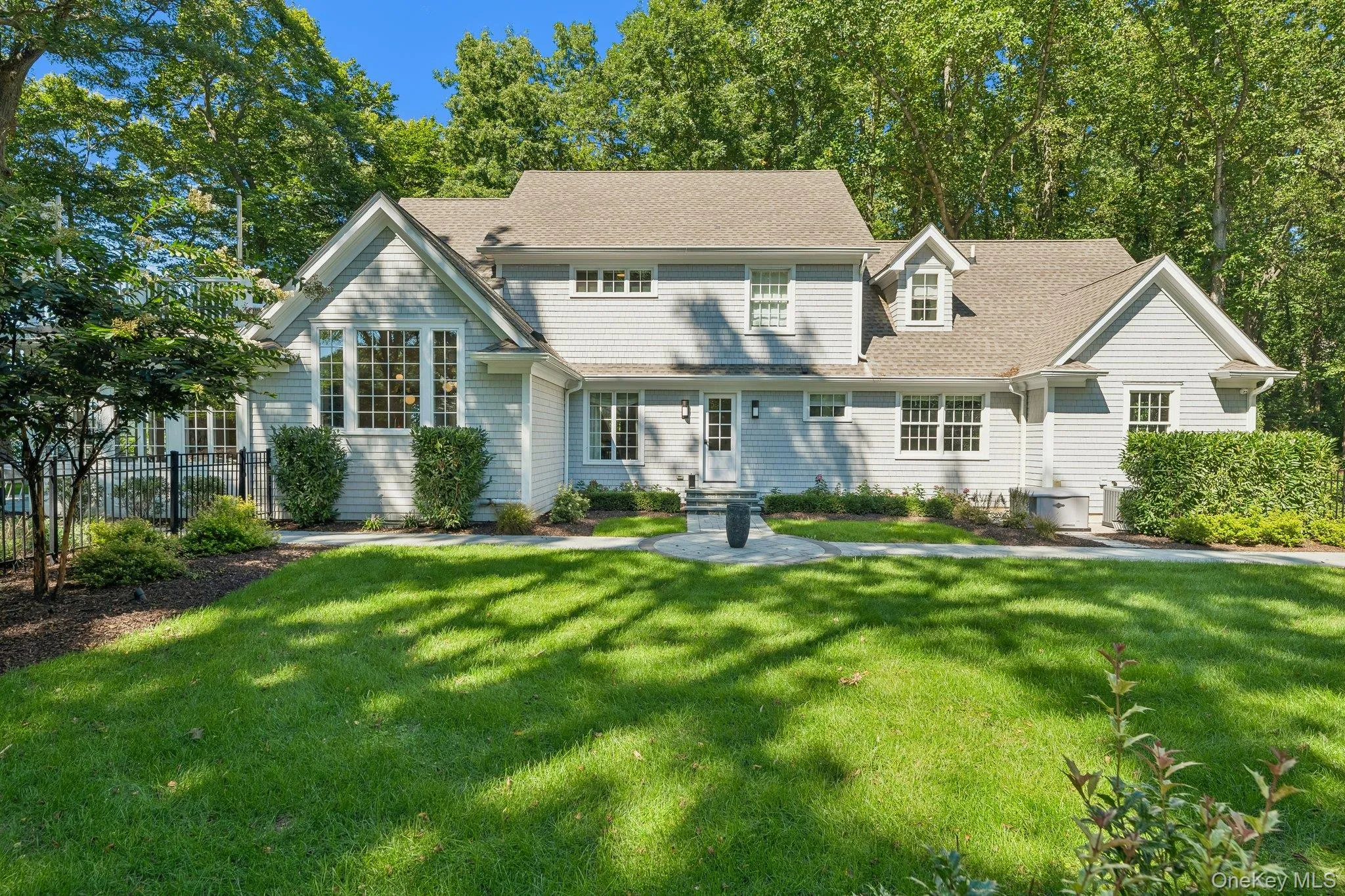 31 Thompson Lane, Smithtown, NY, 4 Bedrooms Bedrooms, 10 Rooms Rooms,3 BathroomsBathrooms,Residential,For Rent,Thompson,0,1048653 31 Thompson Lane, Smithtown, NY, 4 Bedrooms Bedrooms, 10 Rooms Rooms,3 BathroomsBathrooms,Residential,For Rent,Thompson,0,1048653