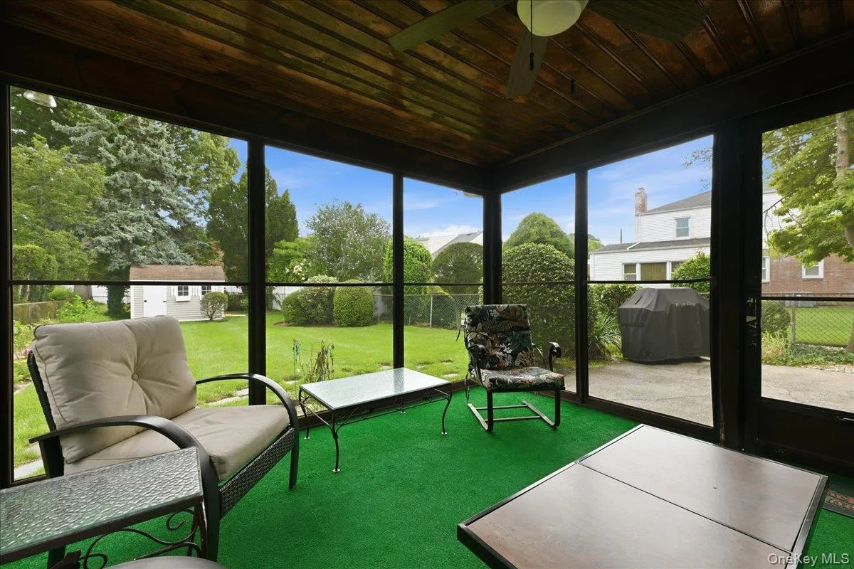 15 May Court, Hempstead, NY, 5 Bedrooms Bedrooms, 9 Rooms Rooms,2 BathroomsBathrooms,Residential,For Rent,May,0,1048654 15 May Court, Hempstead, NY, 5 Bedrooms Bedrooms, 9 Rooms Rooms,2 BathroomsBathrooms,Residential,For Rent,May,0,1048654